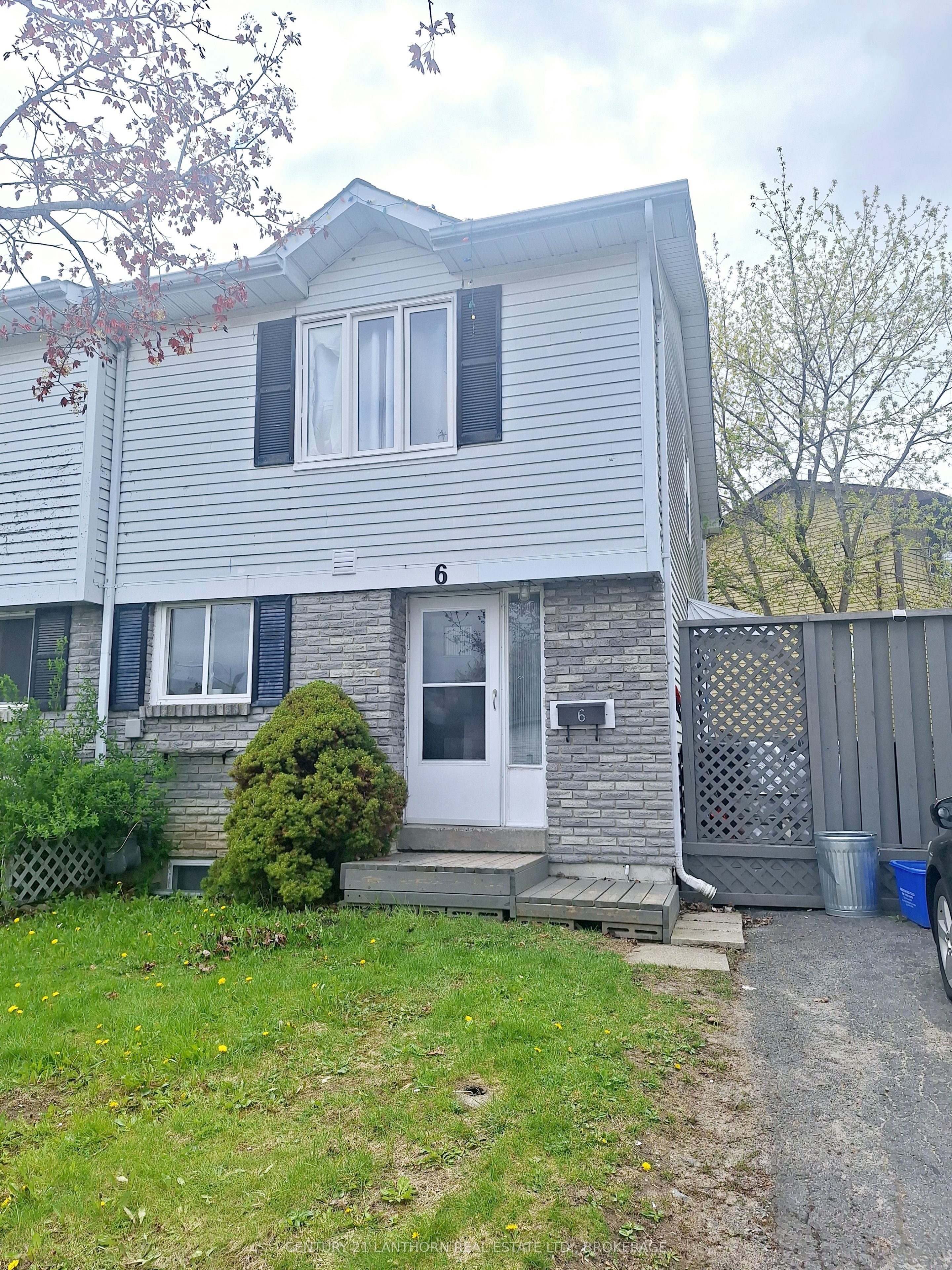 6 Woodstone Crescent Property Photo 1