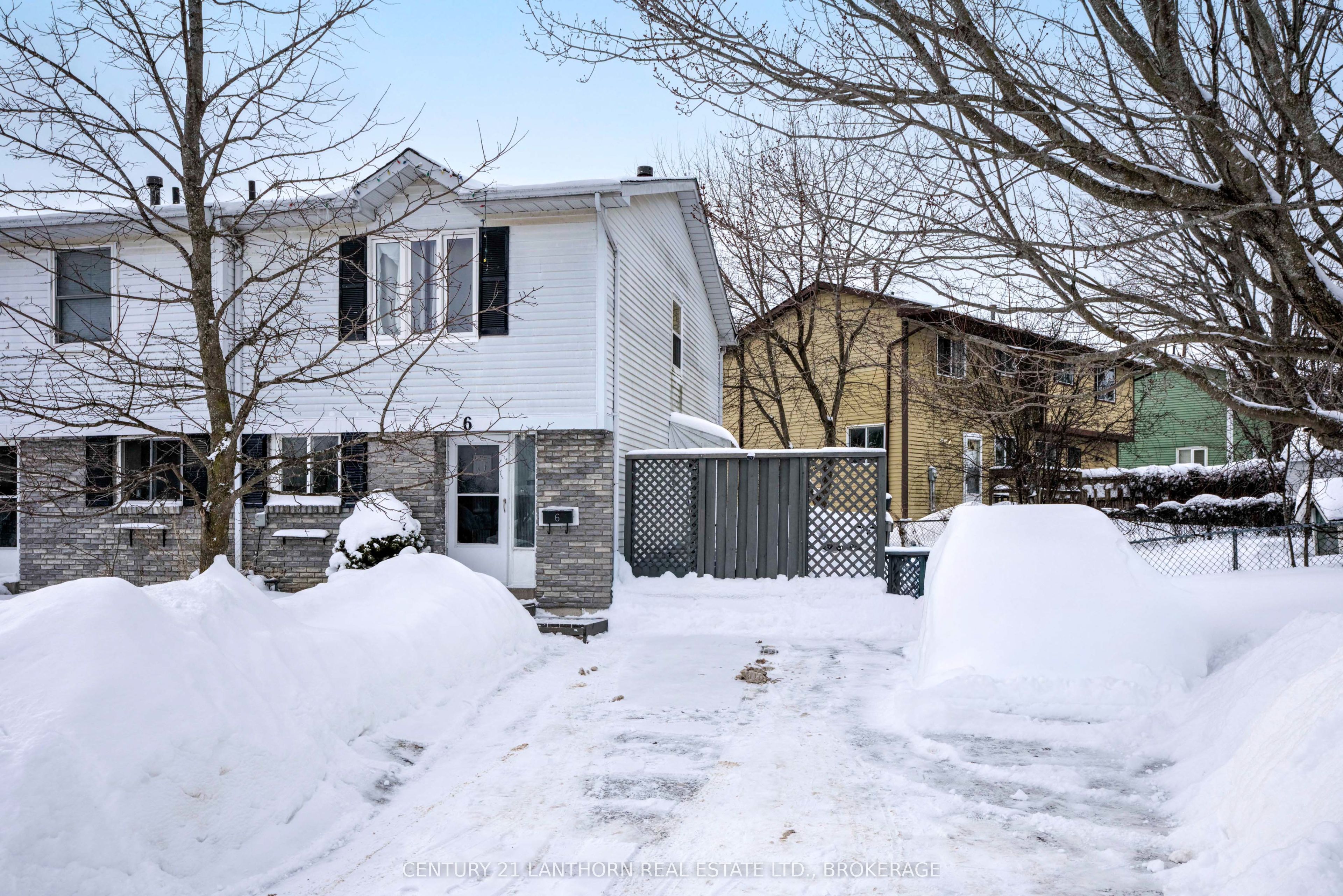6 Woodstone Crescent Property Photo 4