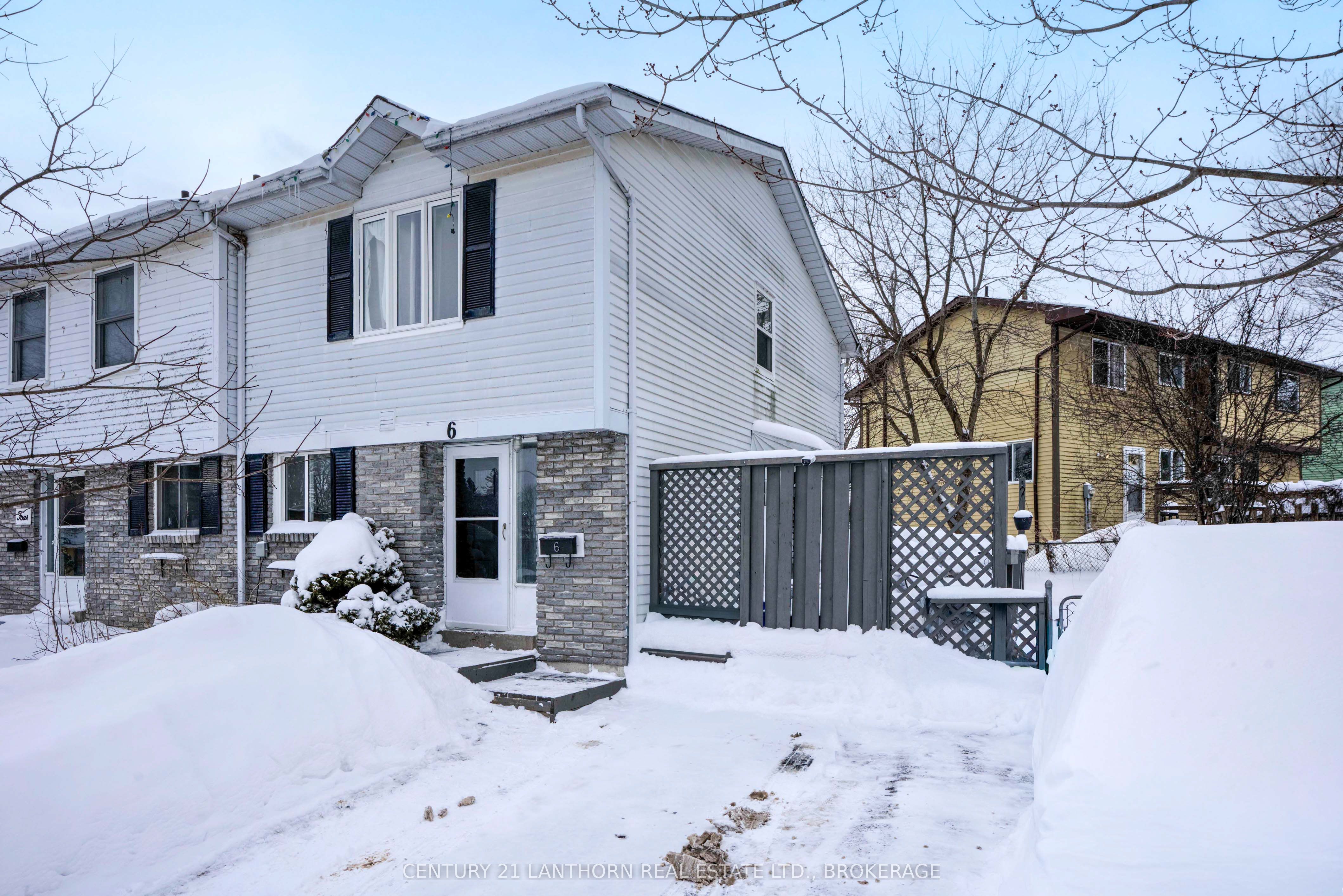 6 Woodstone Crescent Property Photo 5