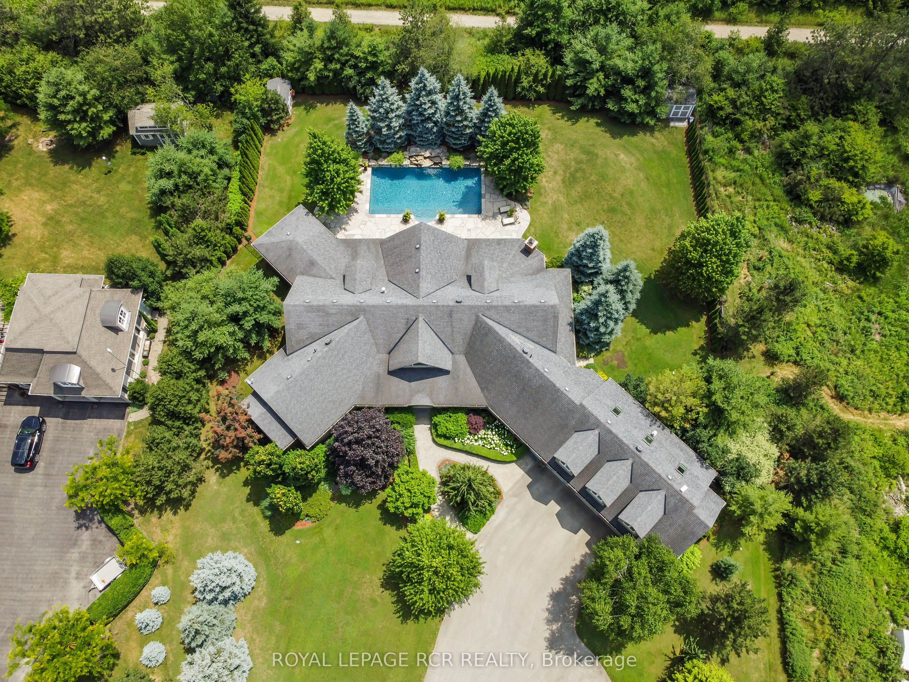 9727 Dundas Street E Property Photo 1