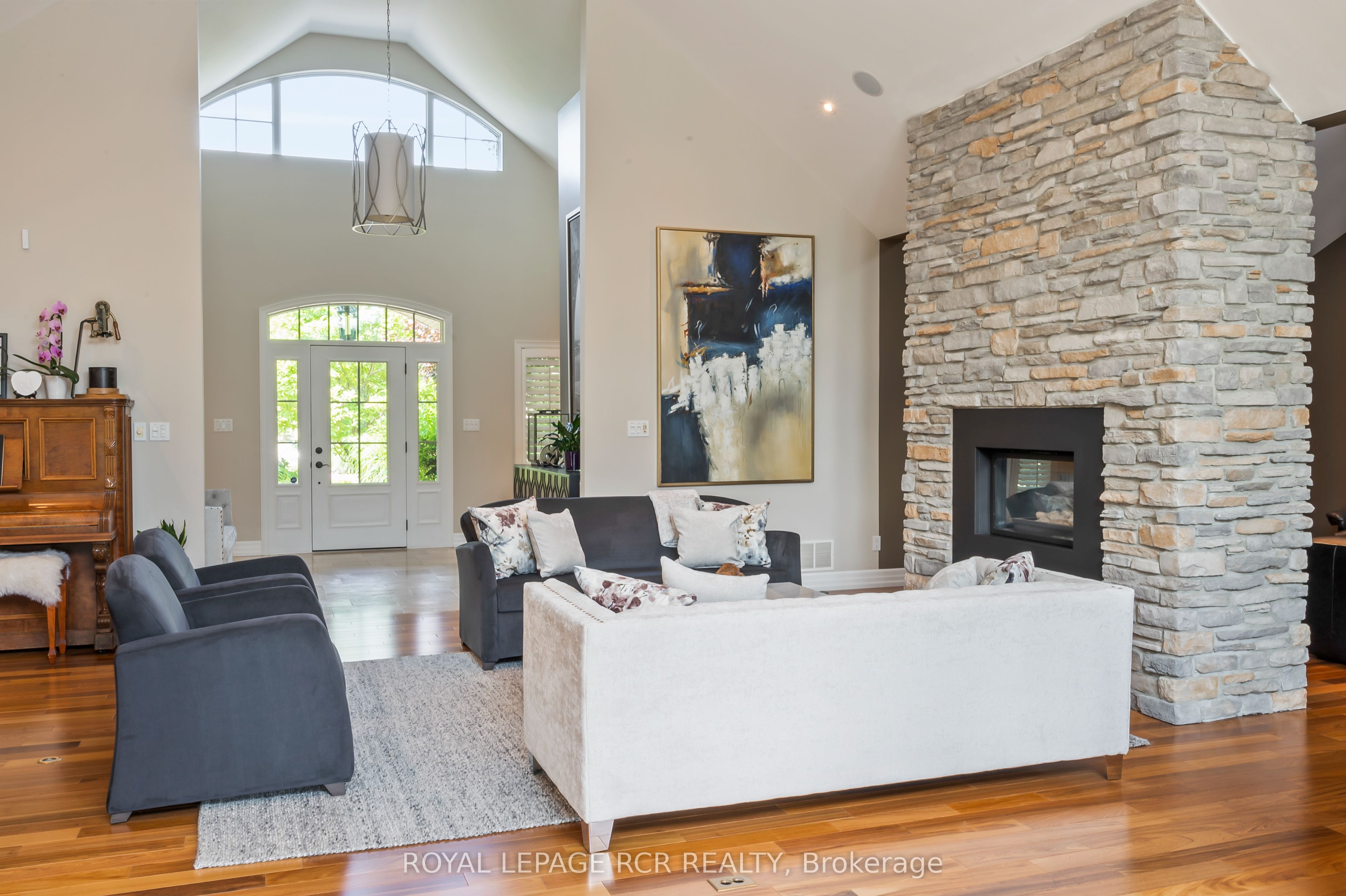 9727 Dundas Street E Property Photo 3