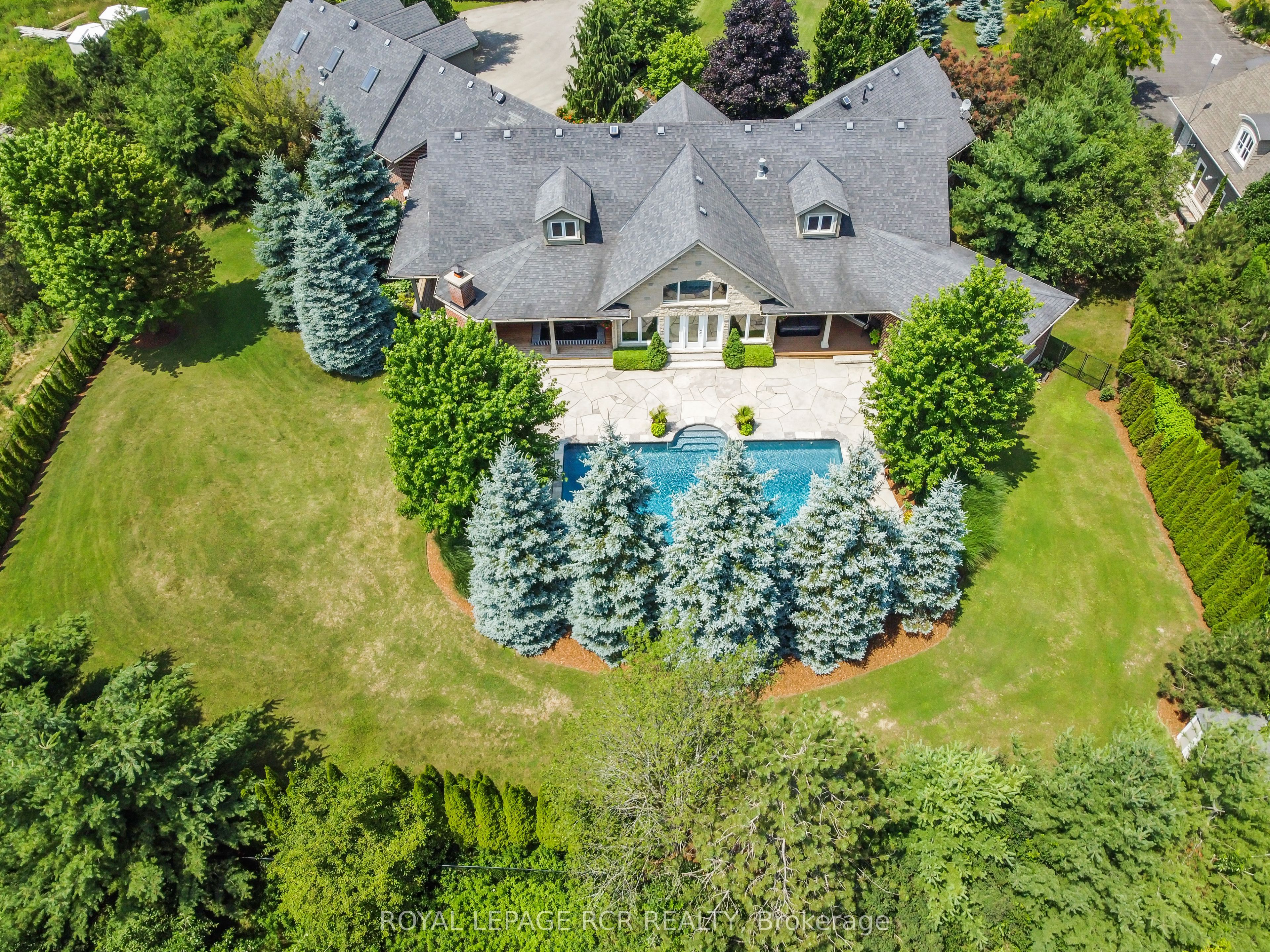 9727 Dundas Street E Property Photo 7
