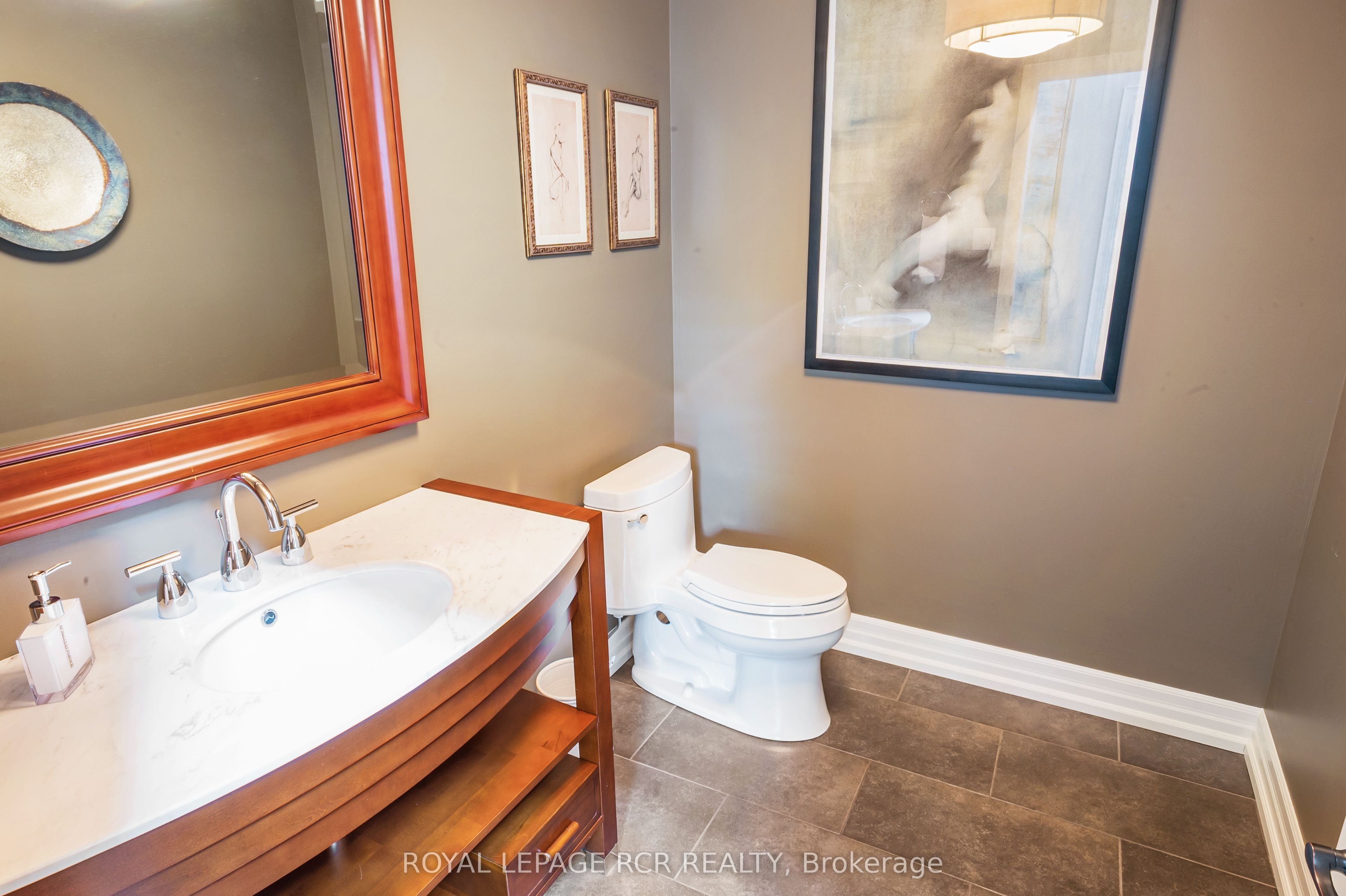 9727 Dundas Street E Property Photo 27