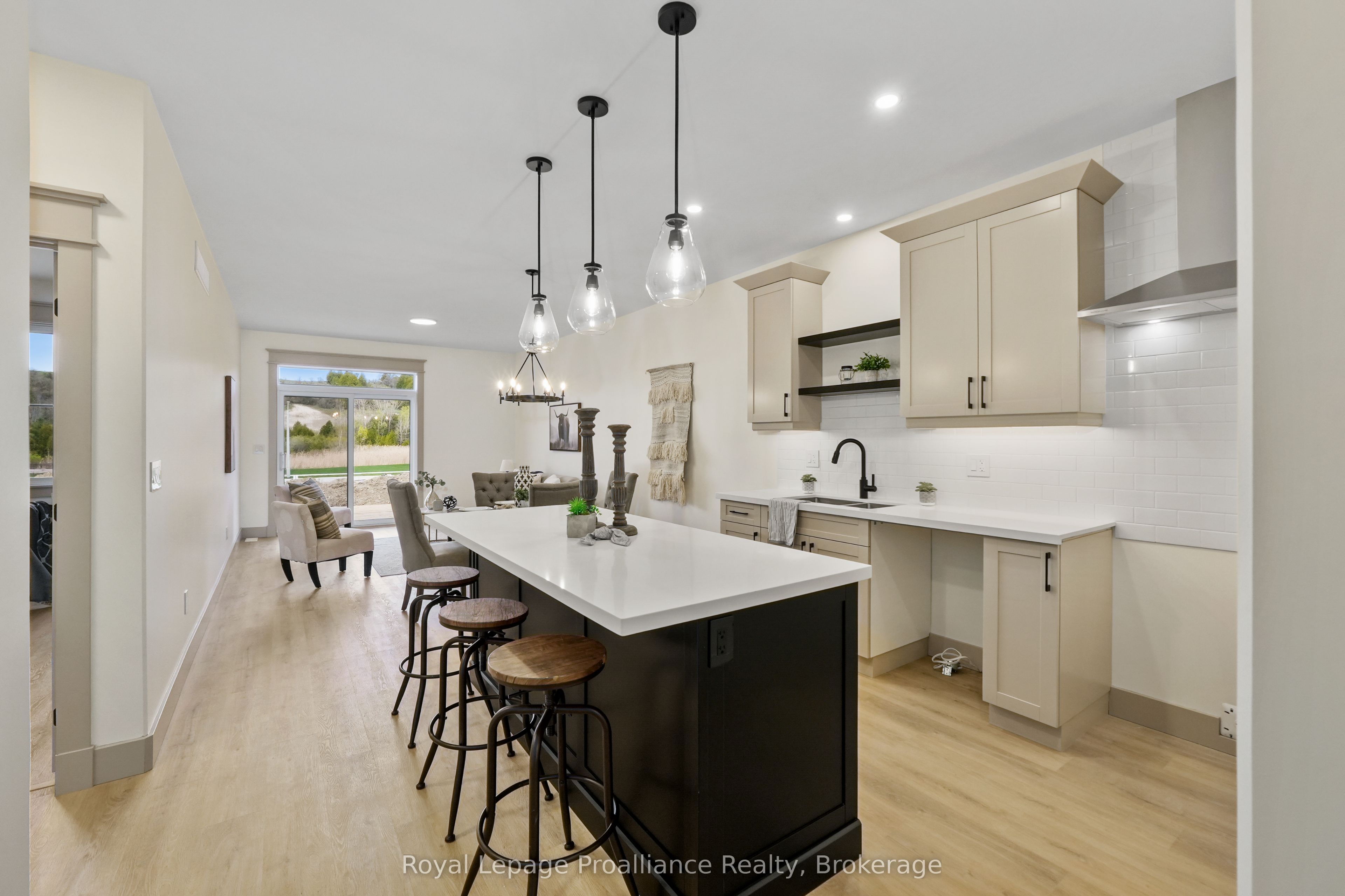 27 Hollingsworth Street Property Photo 10