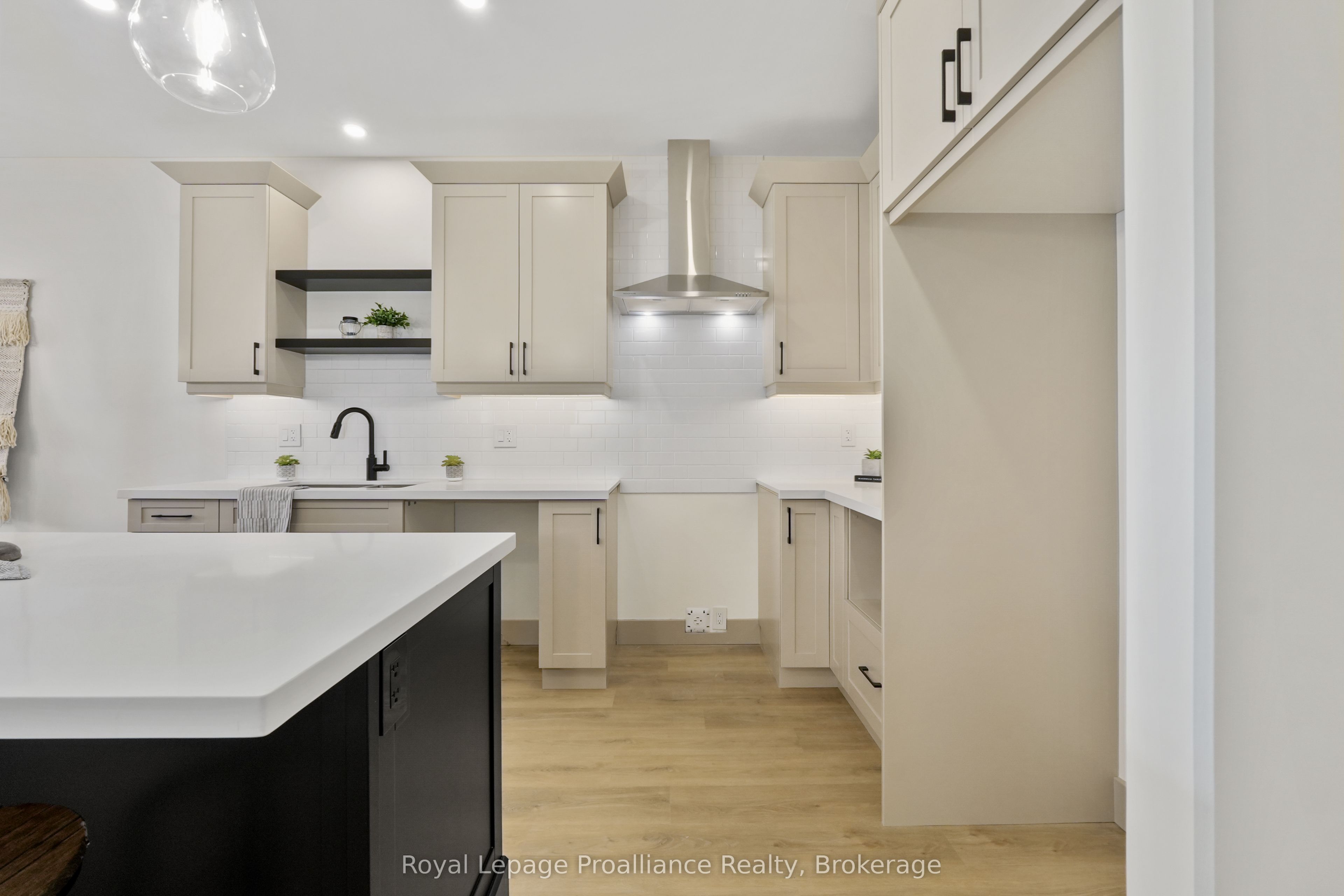 27 Hollingsworth Street Property Photo 12