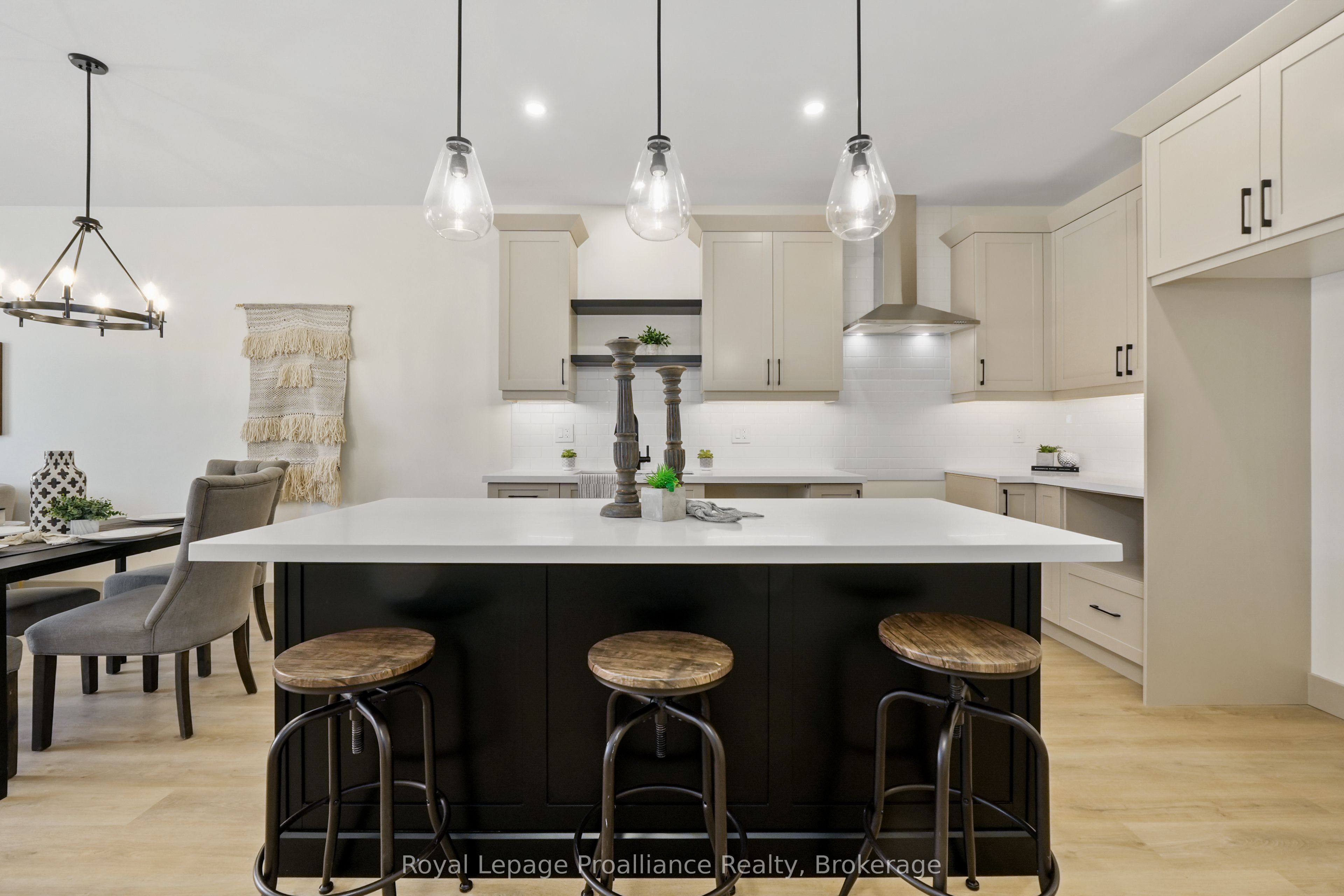 27 Hollingsworth Street Property Photo 13