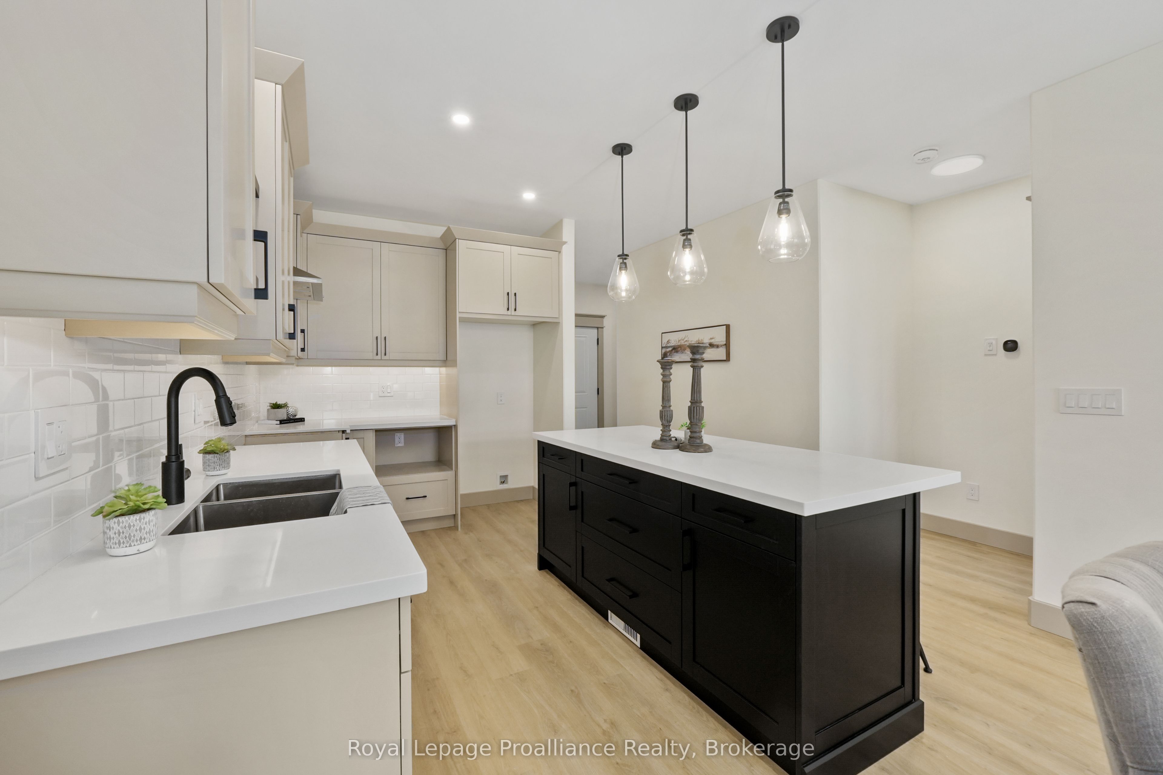 27 Hollingsworth Street Property Photo 17