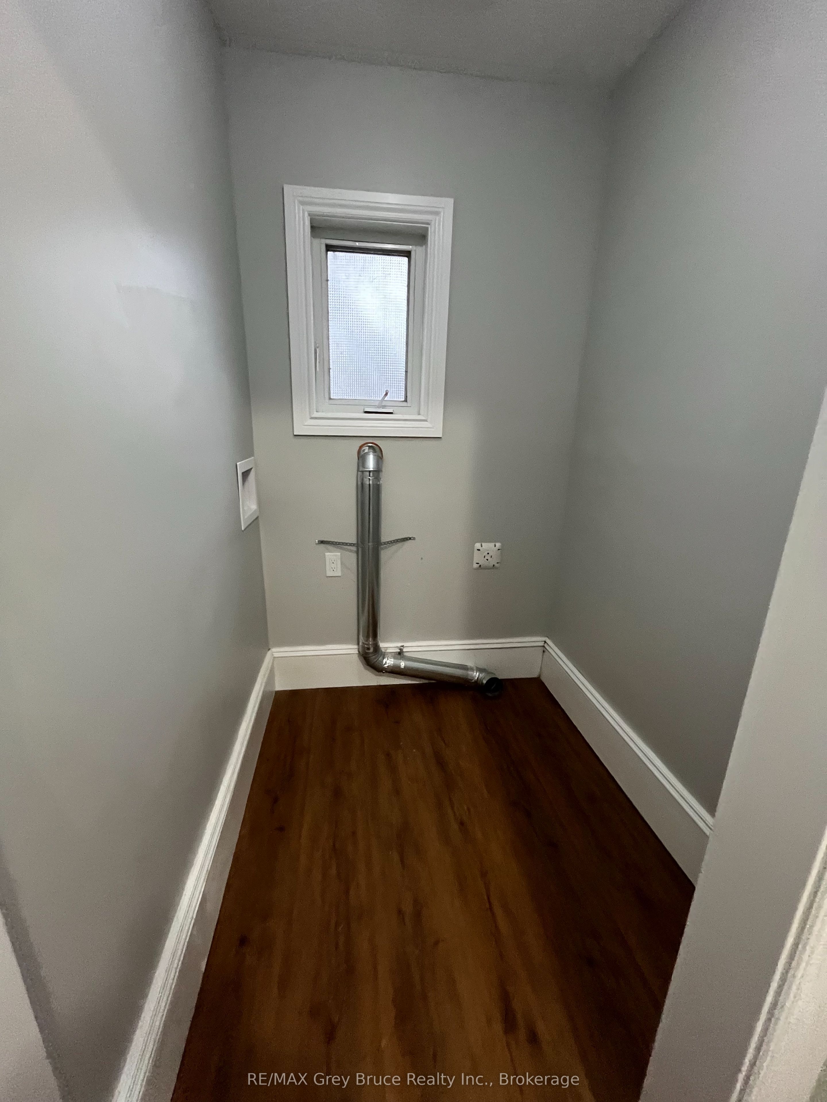 648 2nd Avenue E Property Photo 11