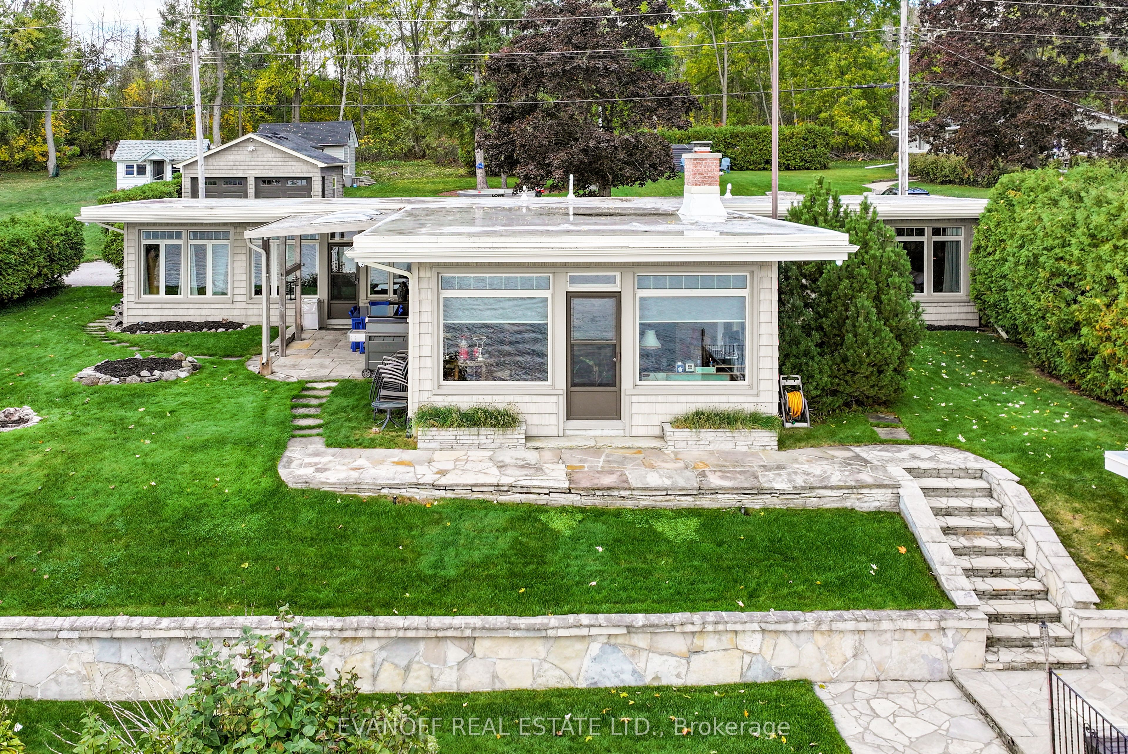 20 Lakeview Park Road Property Photo 6