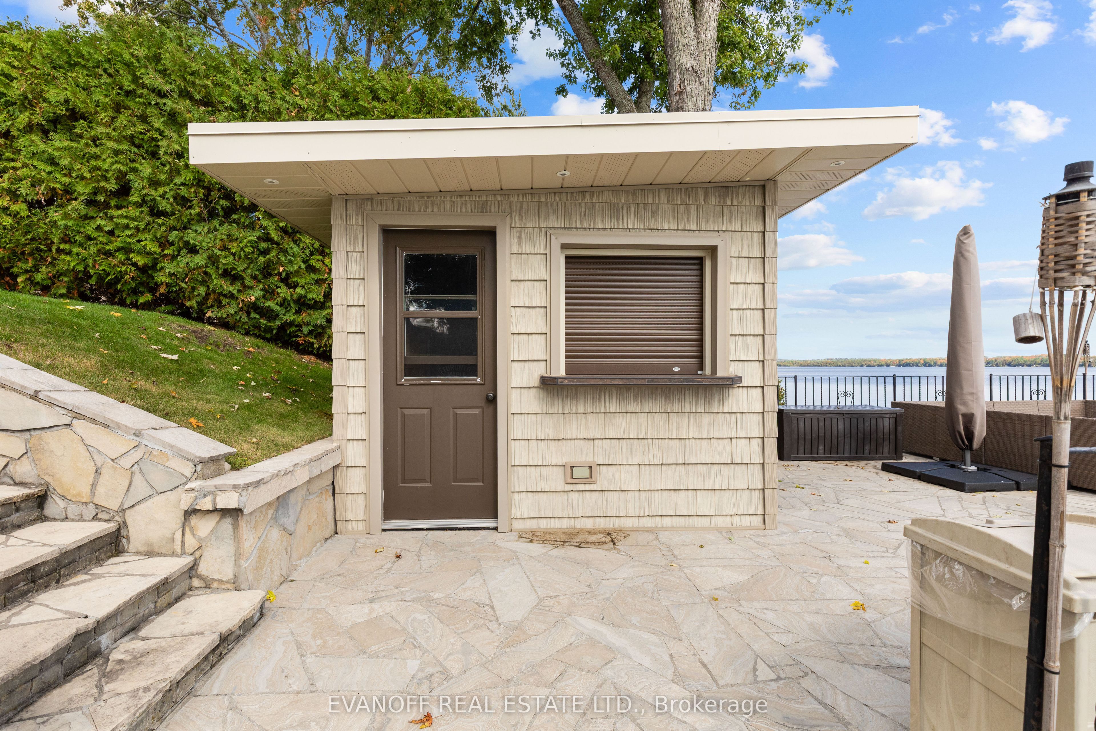 20 Lakeview Park Road Property Photo 45