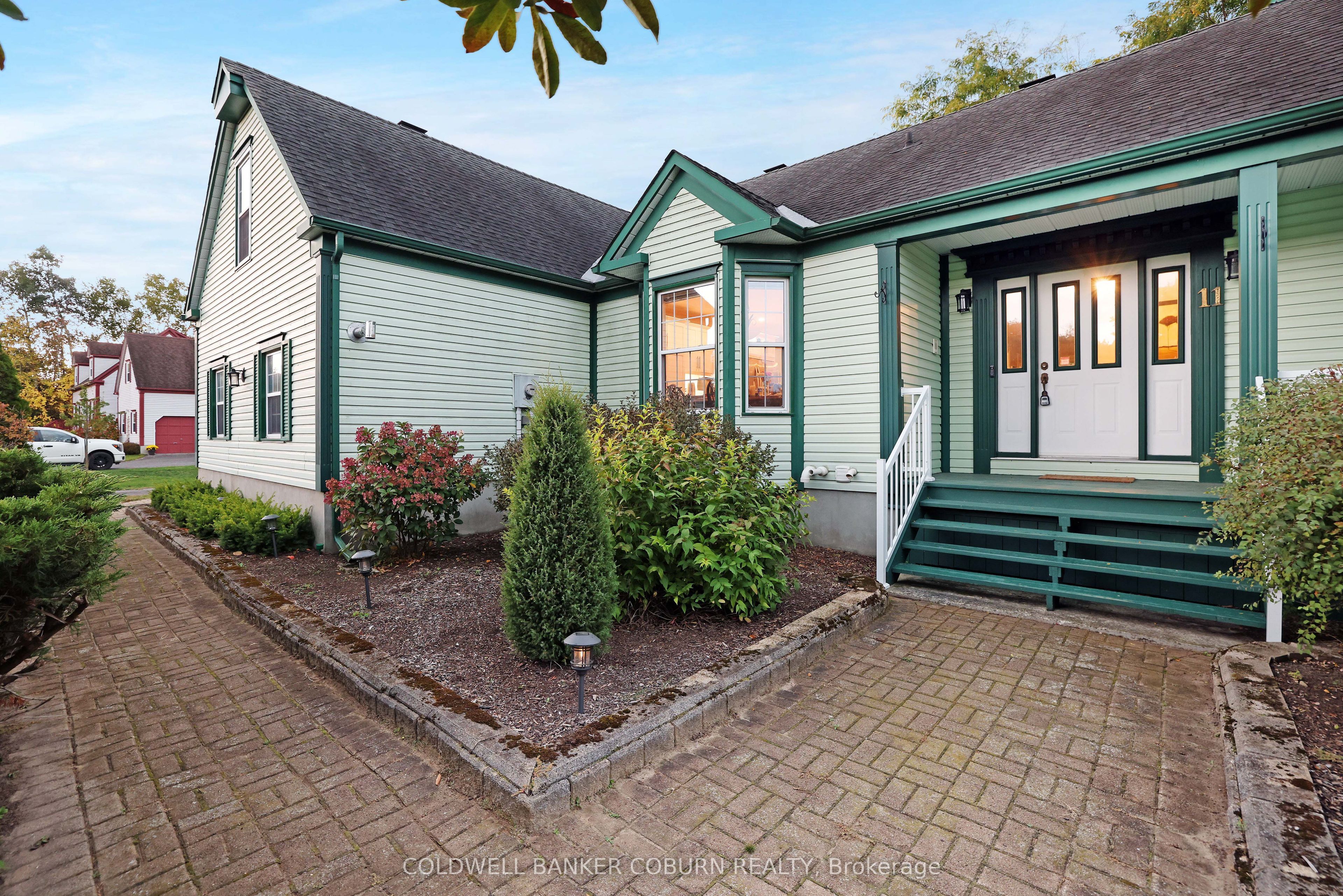11 Kimberly Avenue Property Photo 1