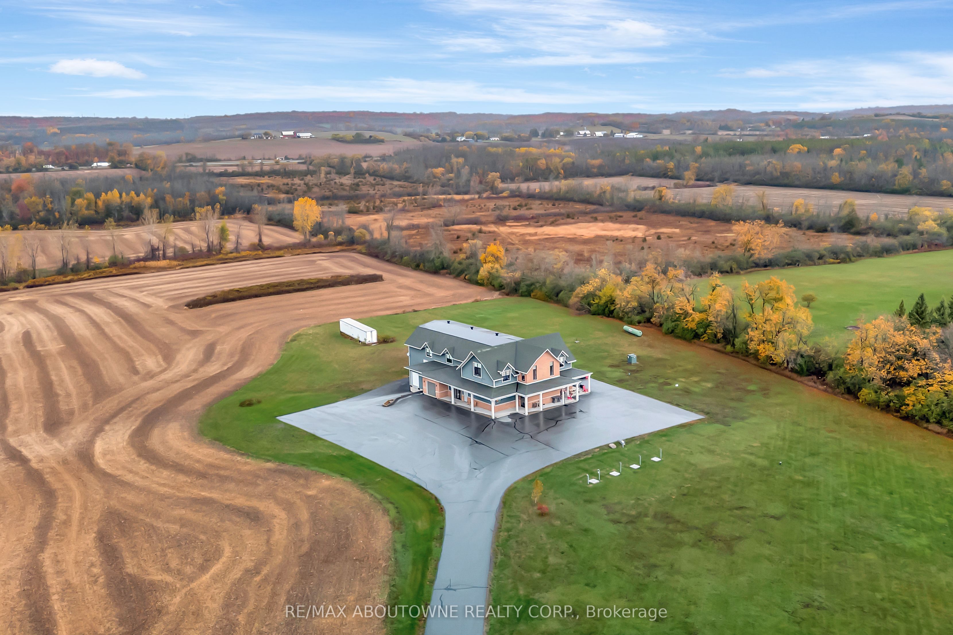 842 Hamilton Road Property Photo 4