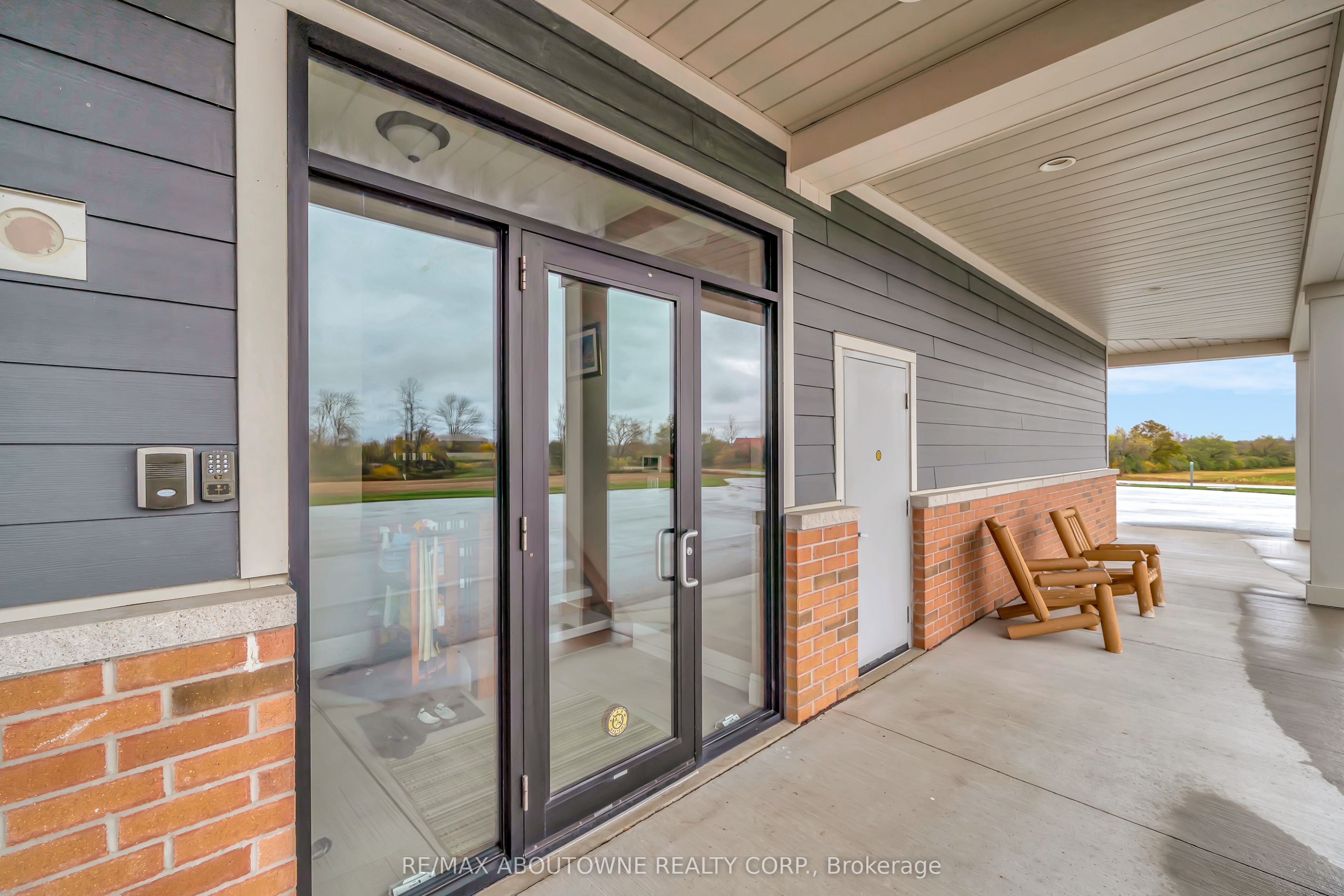 842 Hamilton Road Property Photo 11
