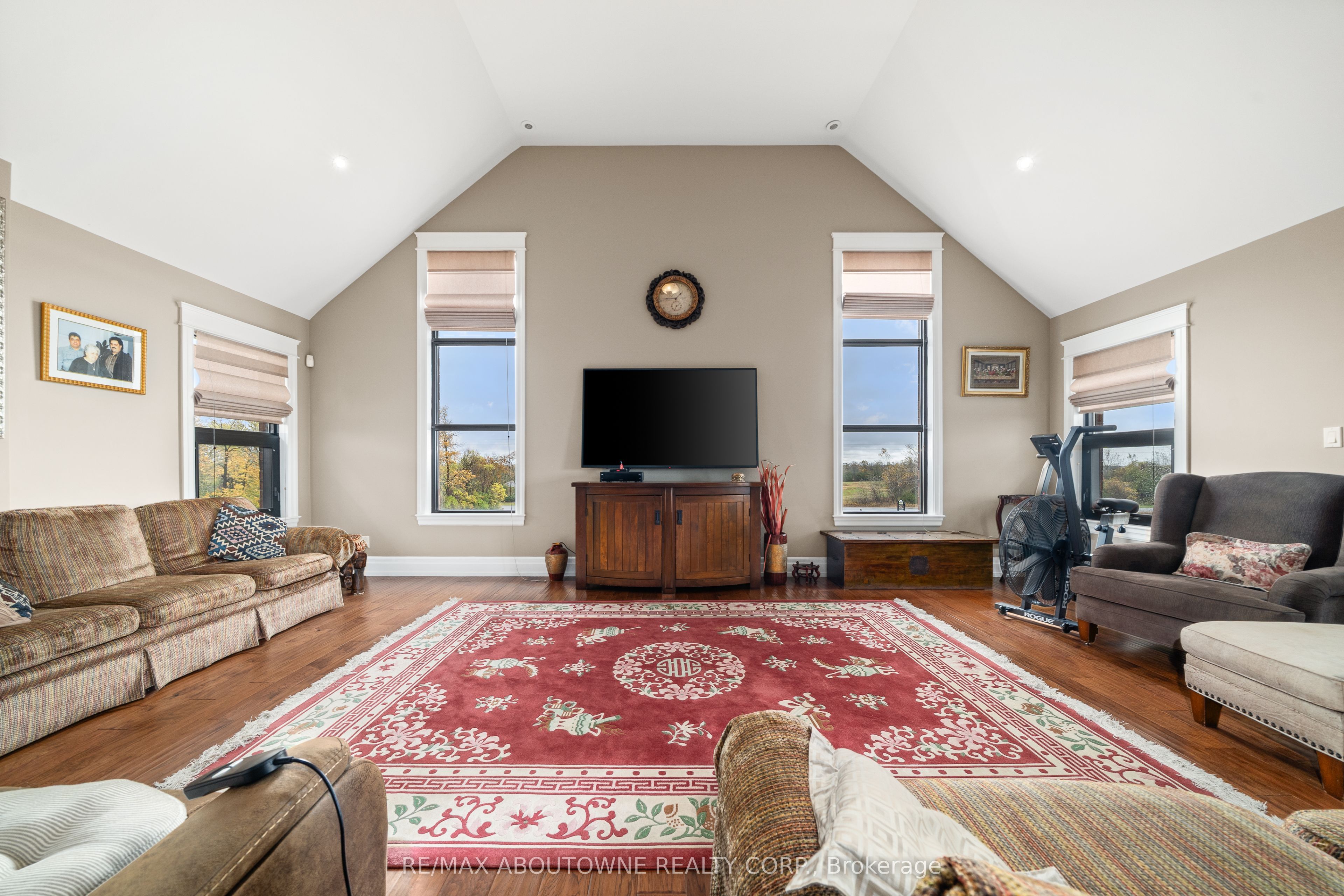 842 Hamilton Road Property Photo 16