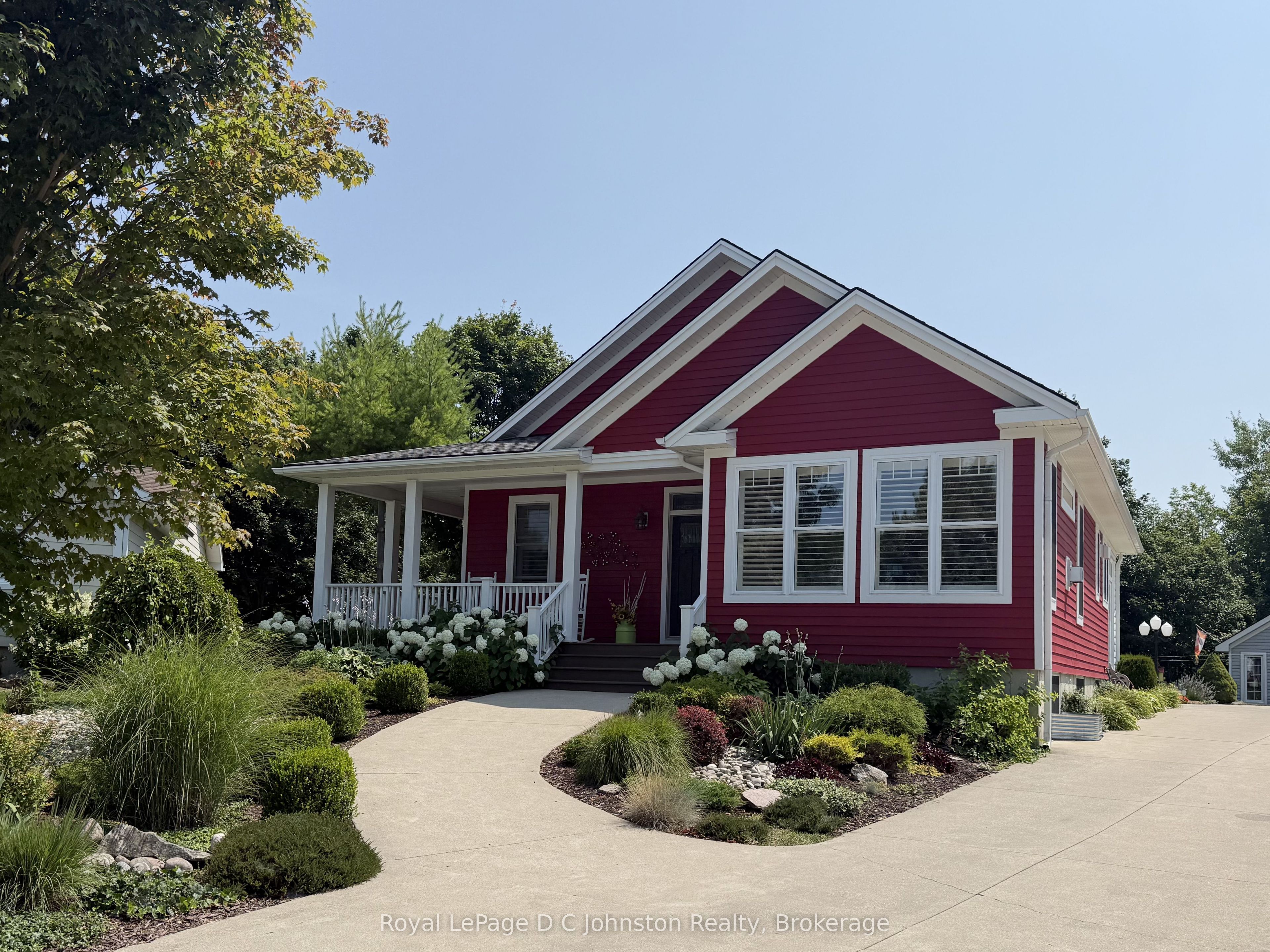 44 Eastgate Drive Property Photo 2