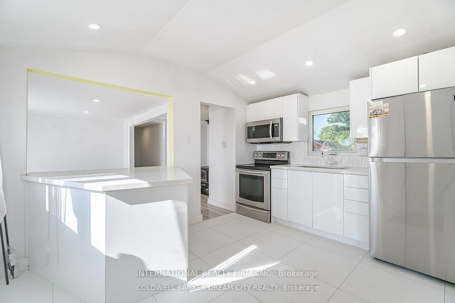 3691 Highway 6 Property Photo 5