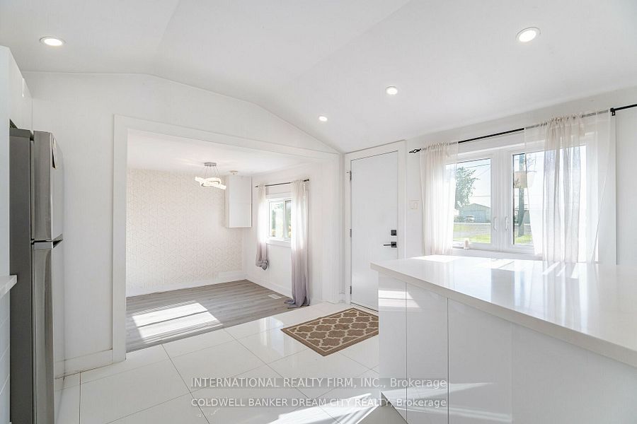 3691 Highway 6 Property Photo 6