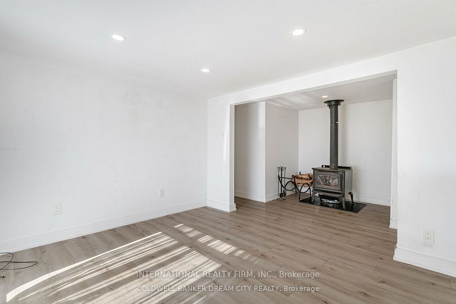 3691 Highway 6 Property Photo 12