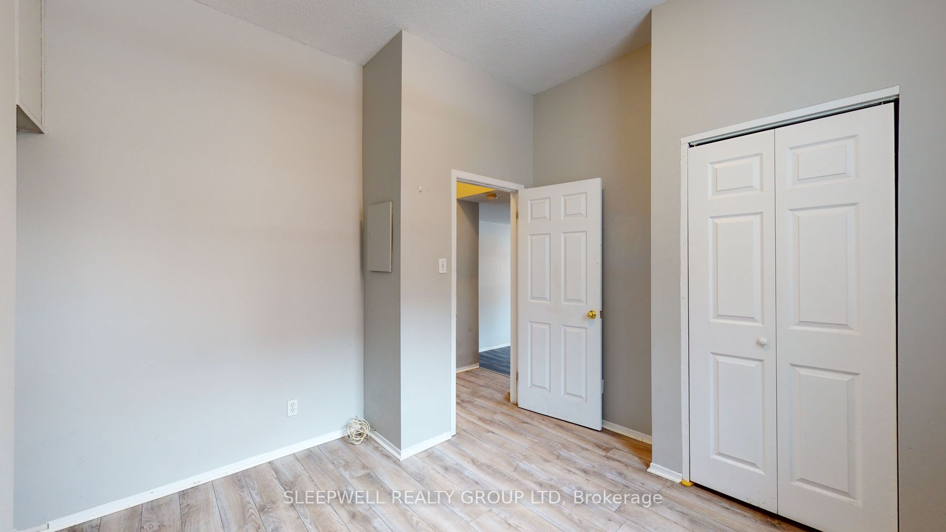 455-457 Somerset Street W Property Photo 47