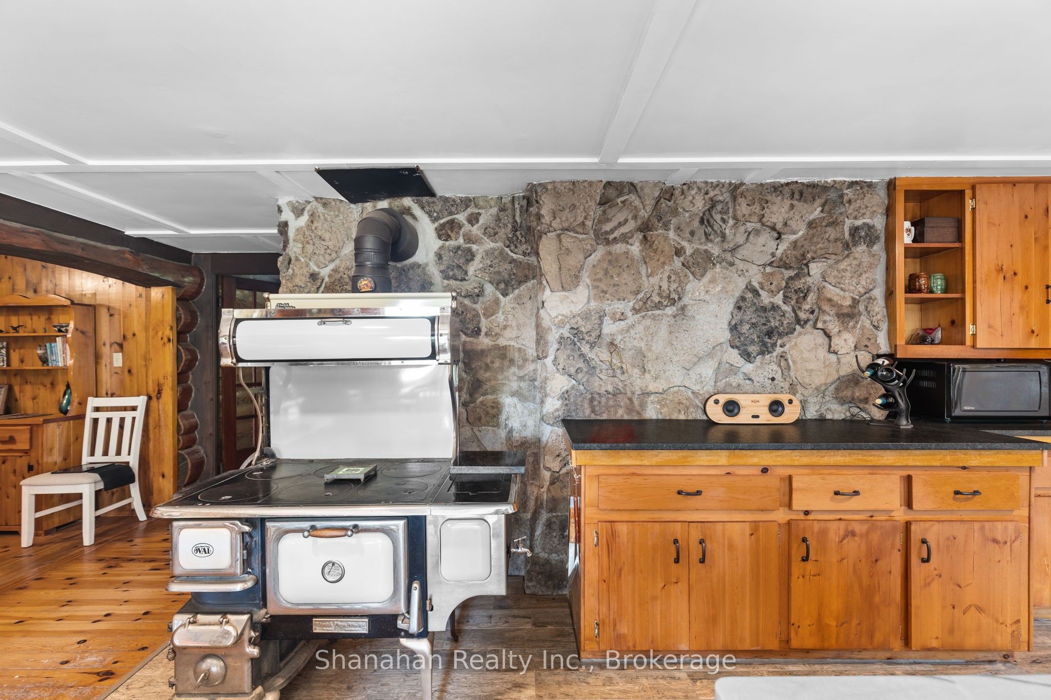 579 Cape Hurd Road Property Photo 16