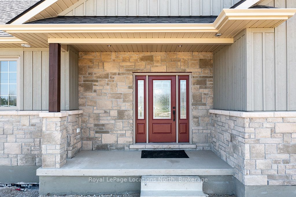 8 Hilton Lane 30 Property Photo 2
