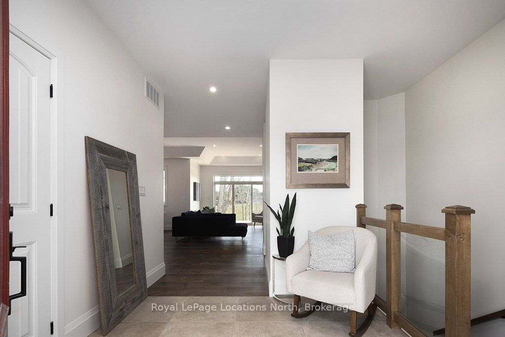 8 Hilton Lane 30 Property Photo 3