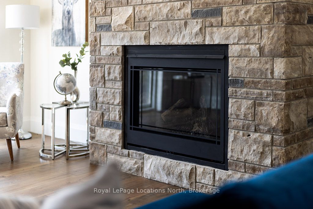 8 Hilton Lane 30 Property Photo 6