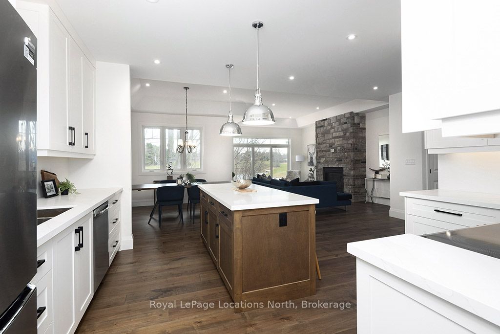 8 Hilton Lane 30 Property Photo 15