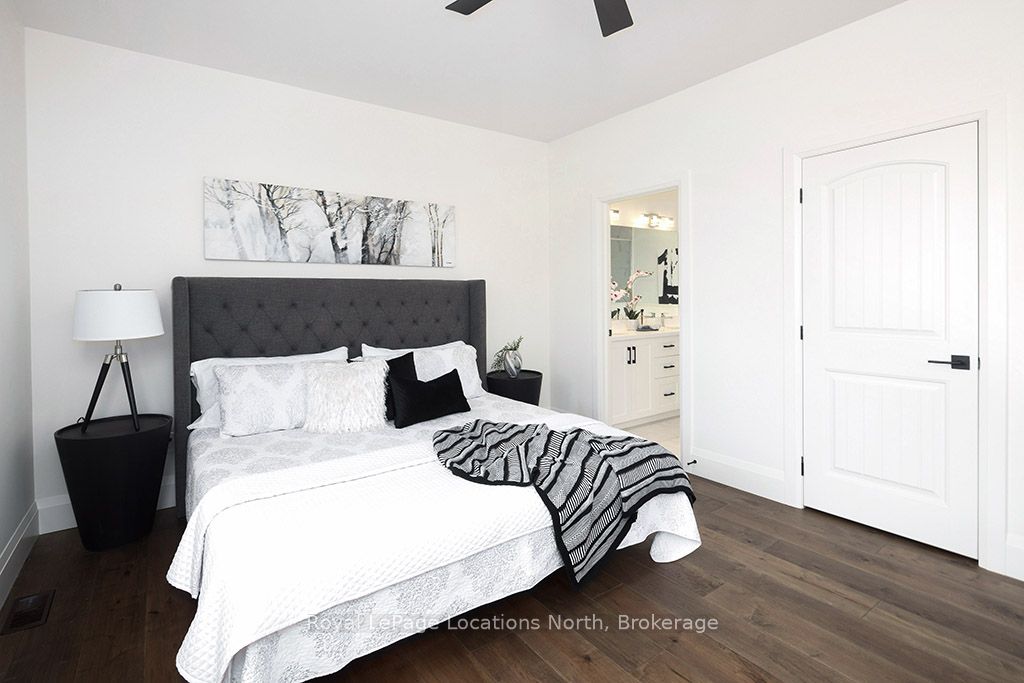 8 Hilton Lane 30 Property Photo 18