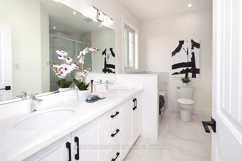8 Hilton Lane 30 Property Photo 19
