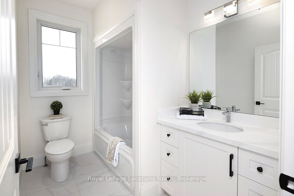 8 Hilton Lane 30 Property Photo 22