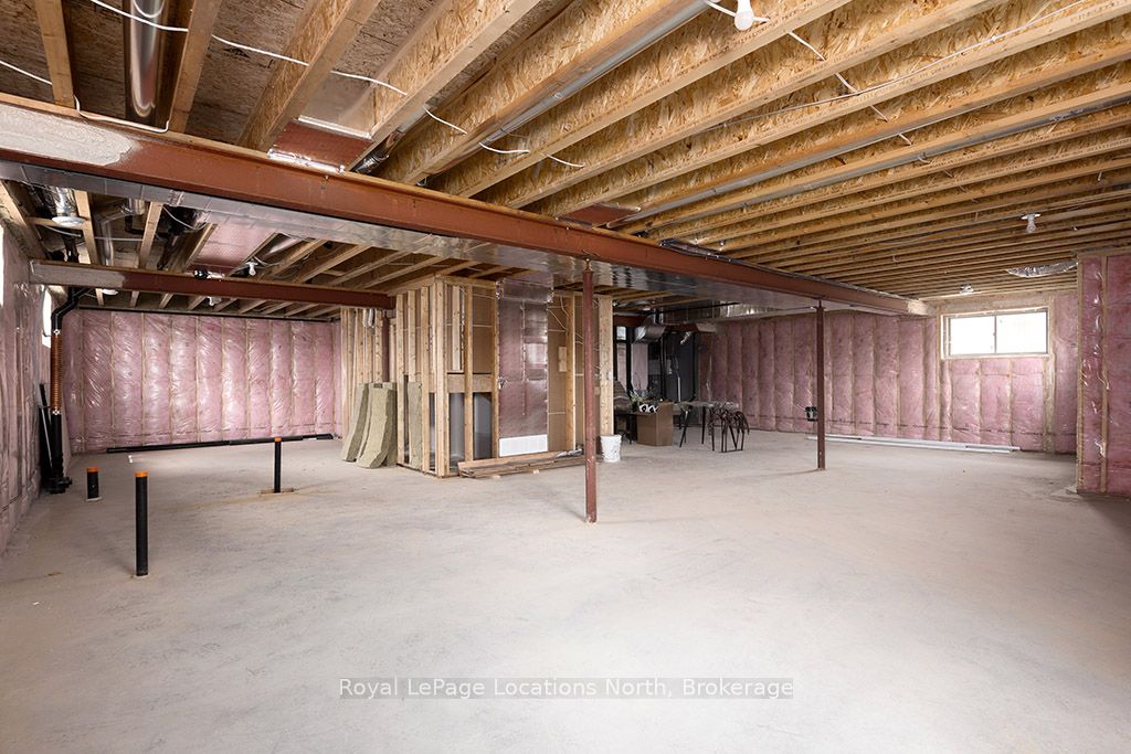 8 Hilton Lane 30 Property Photo 24