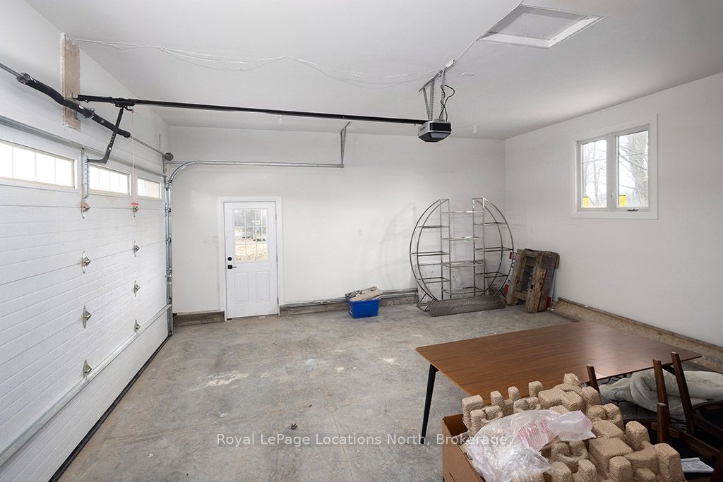 8 Hilton Lane 30 Property Photo 25