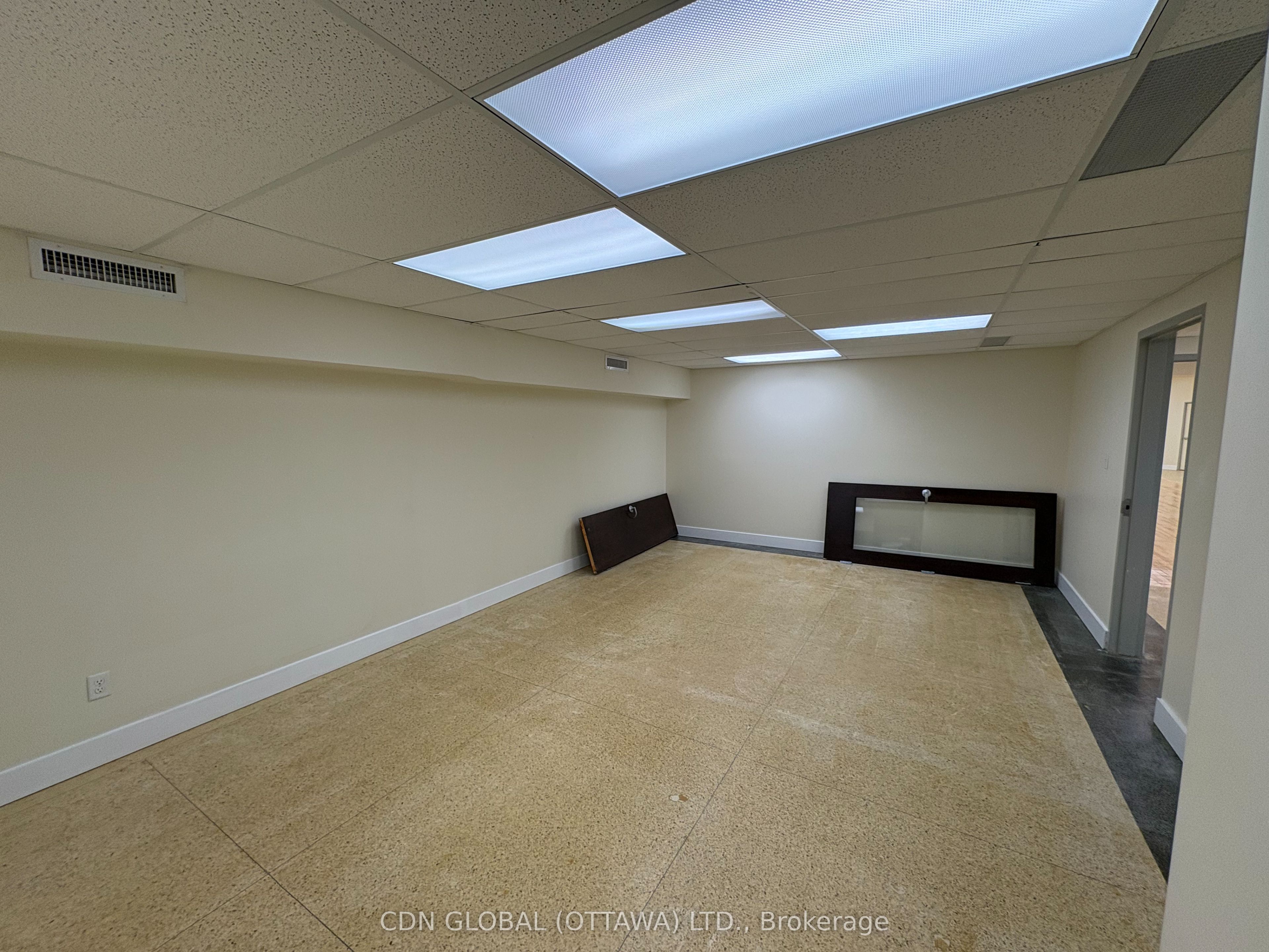 381 Richmond Road Property Photo 9