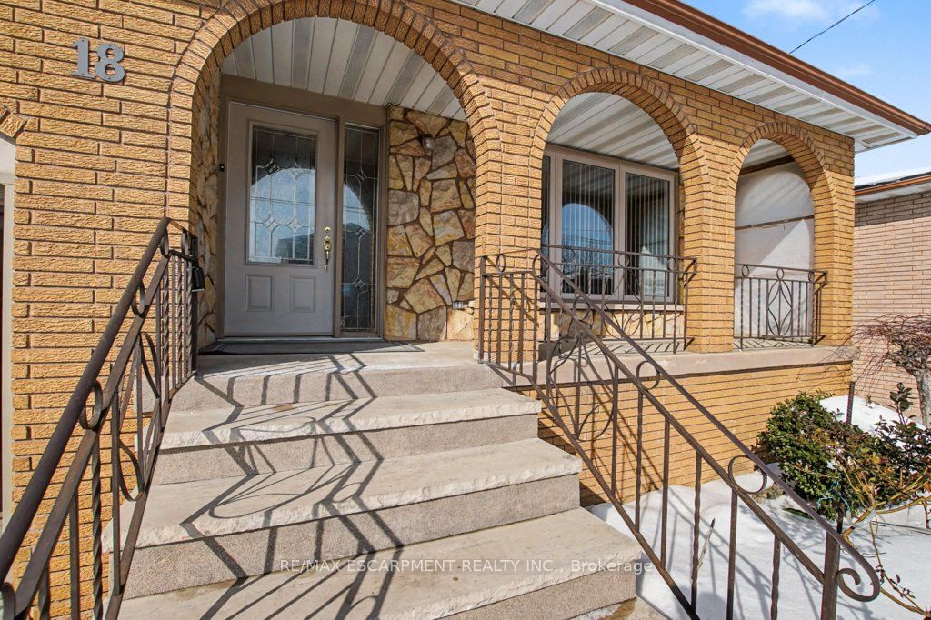 18 Ridley Drive Property Photo 4