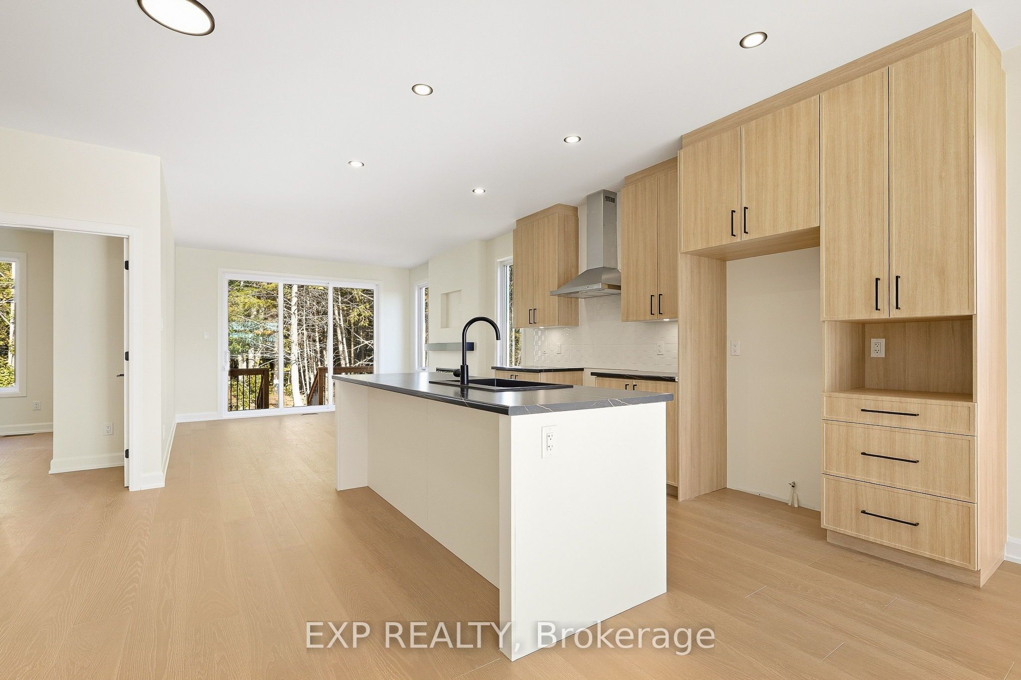 54 Hughes Circle Property Photo 7