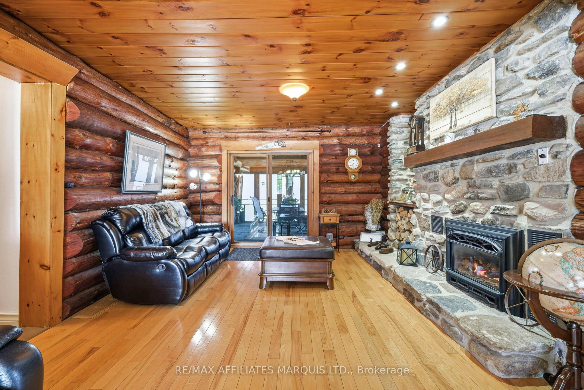 16985 Headline Road Property Photo 5