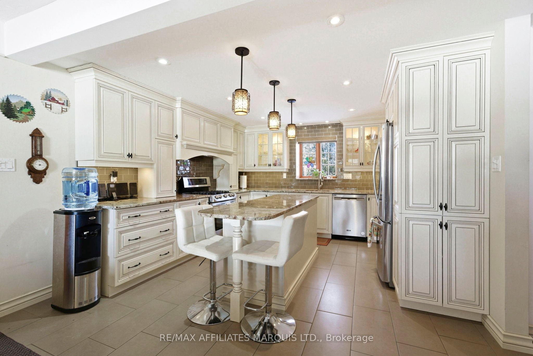 16985 Headline Road Property Photo 8