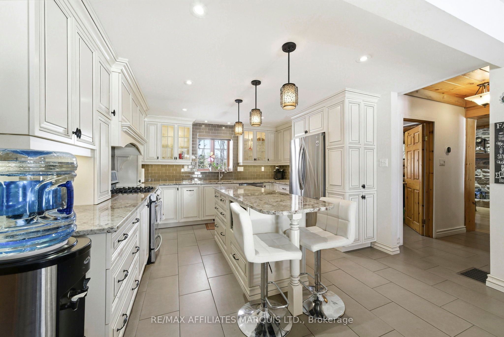 16985 Headline Road Property Photo 9