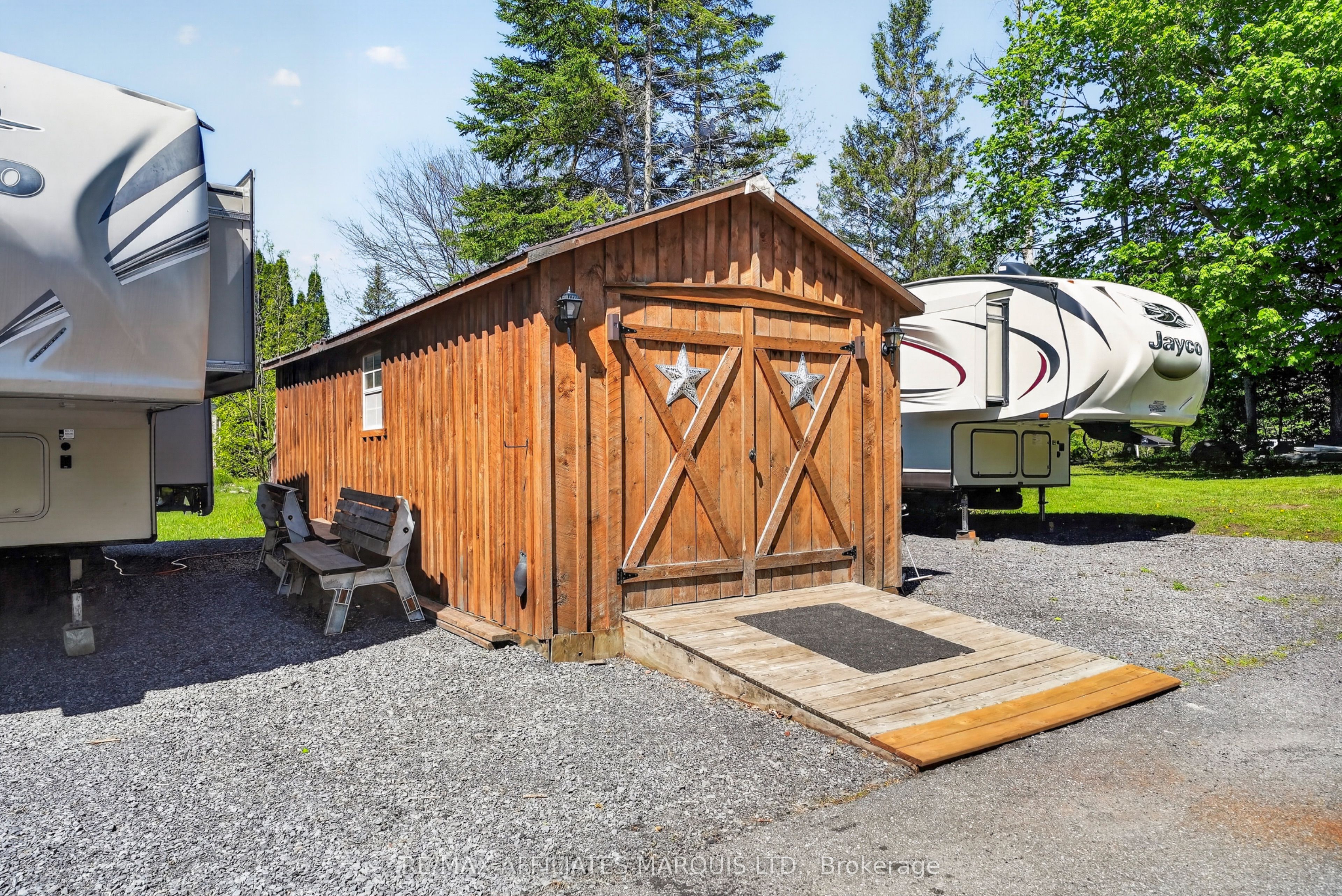 16985 Headline Road Property Photo 44
