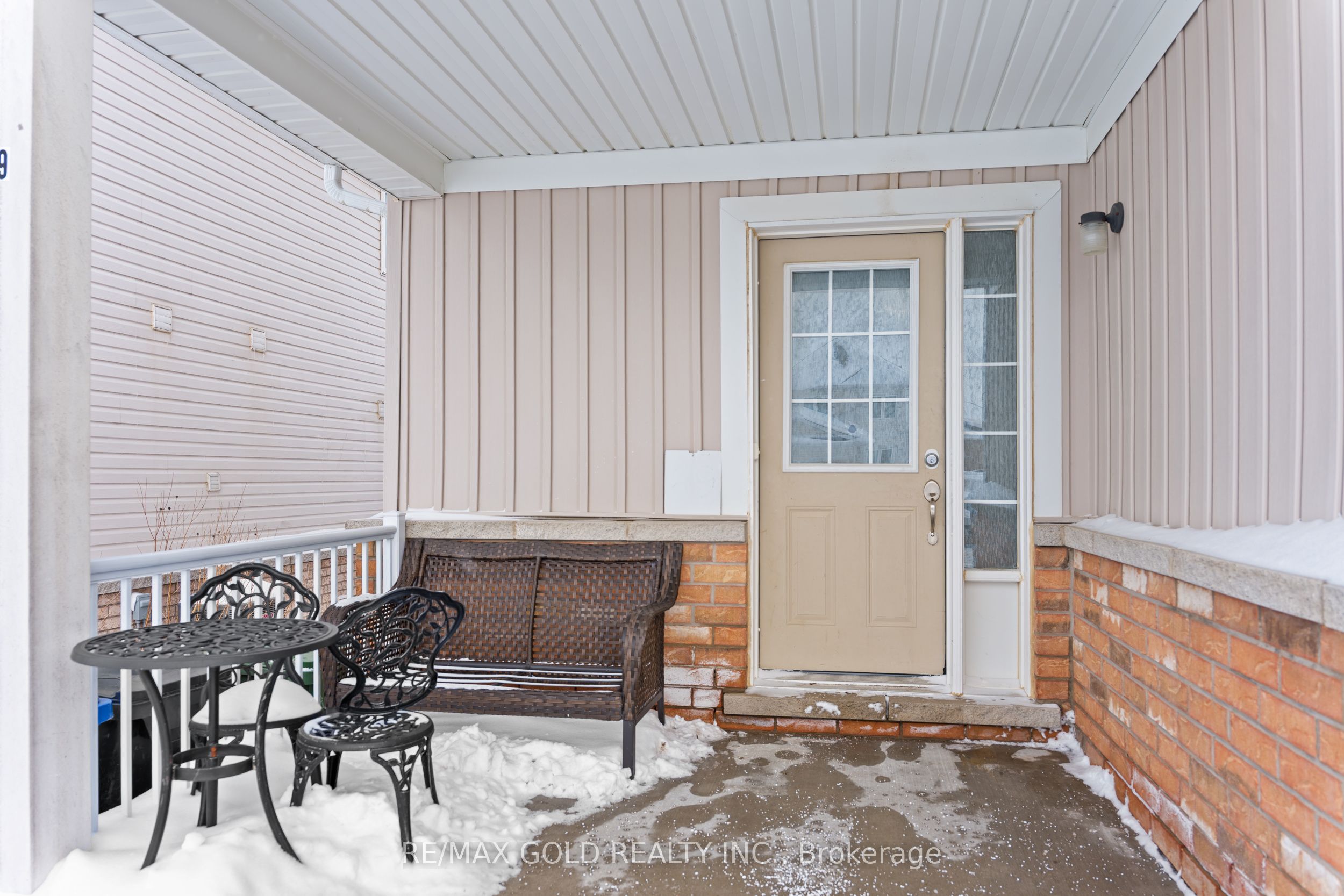 69 Todd Crescent Property Photo 11