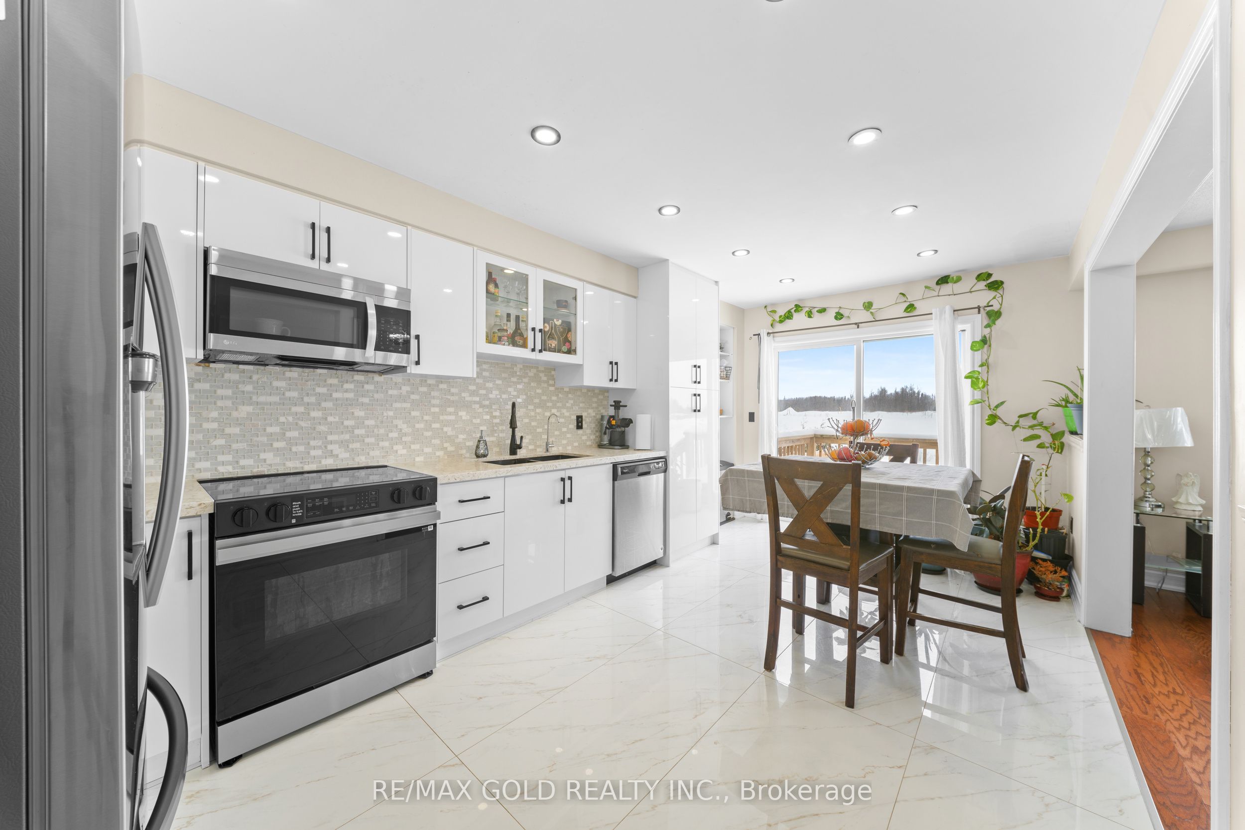 69 Todd Crescent Property Photo 14