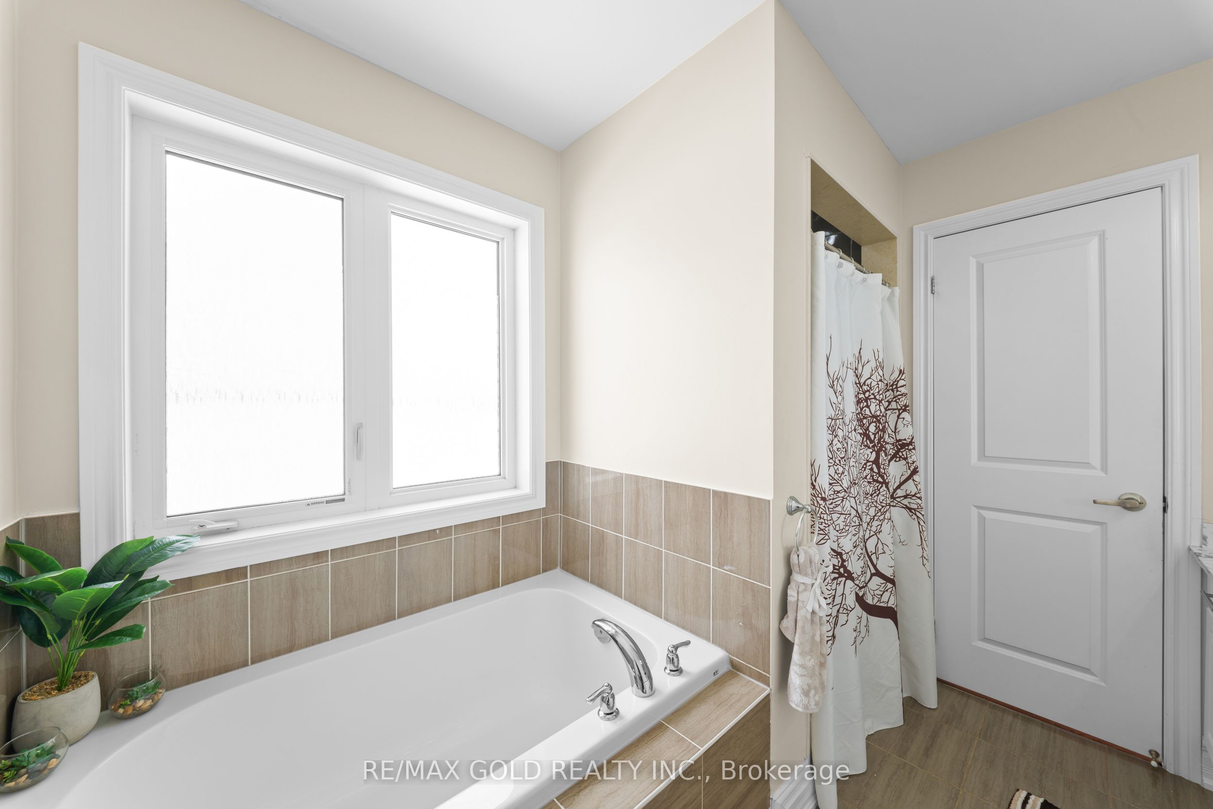 69 Todd Crescent Property Photo 32