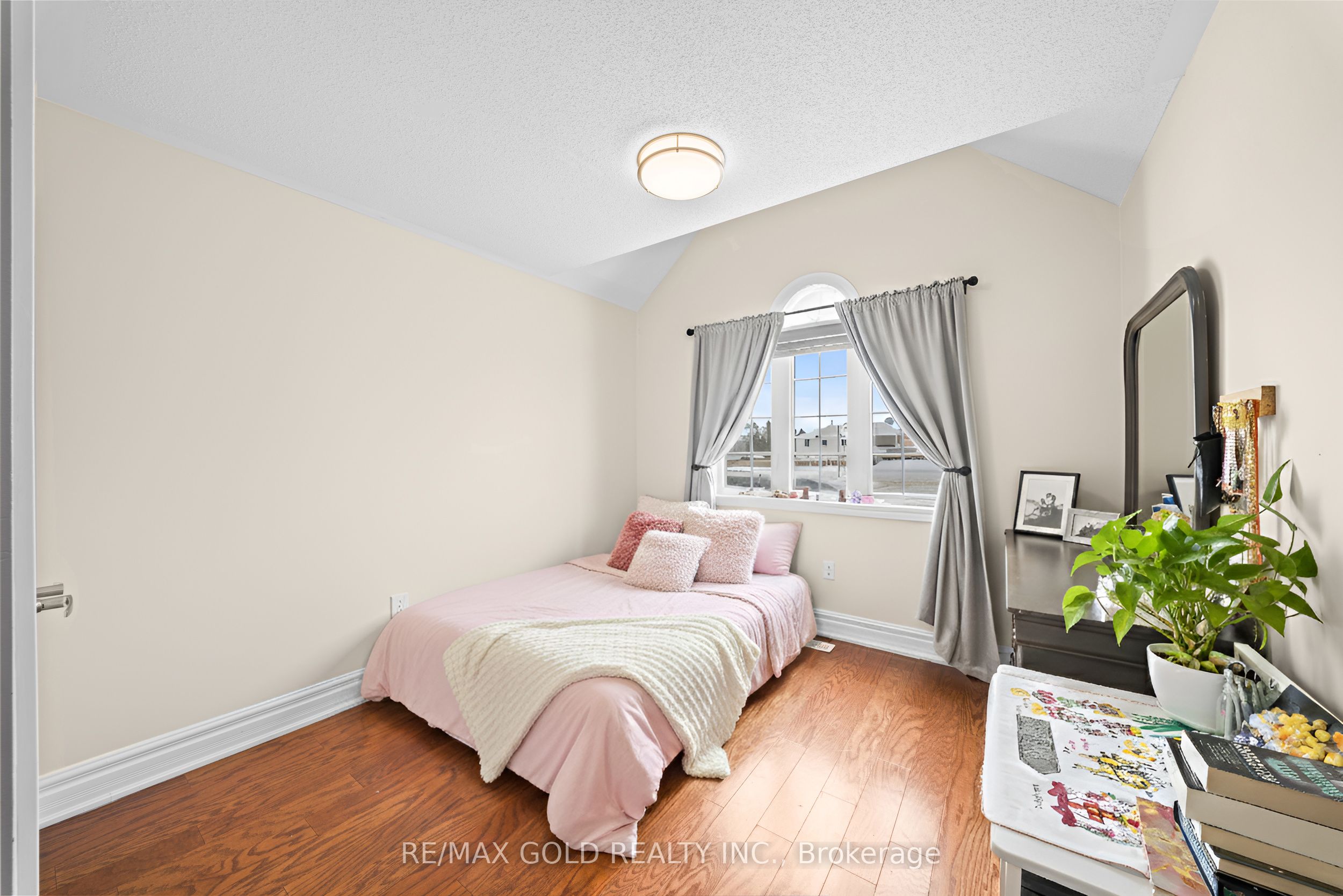 69 Todd Crescent Property Photo 33