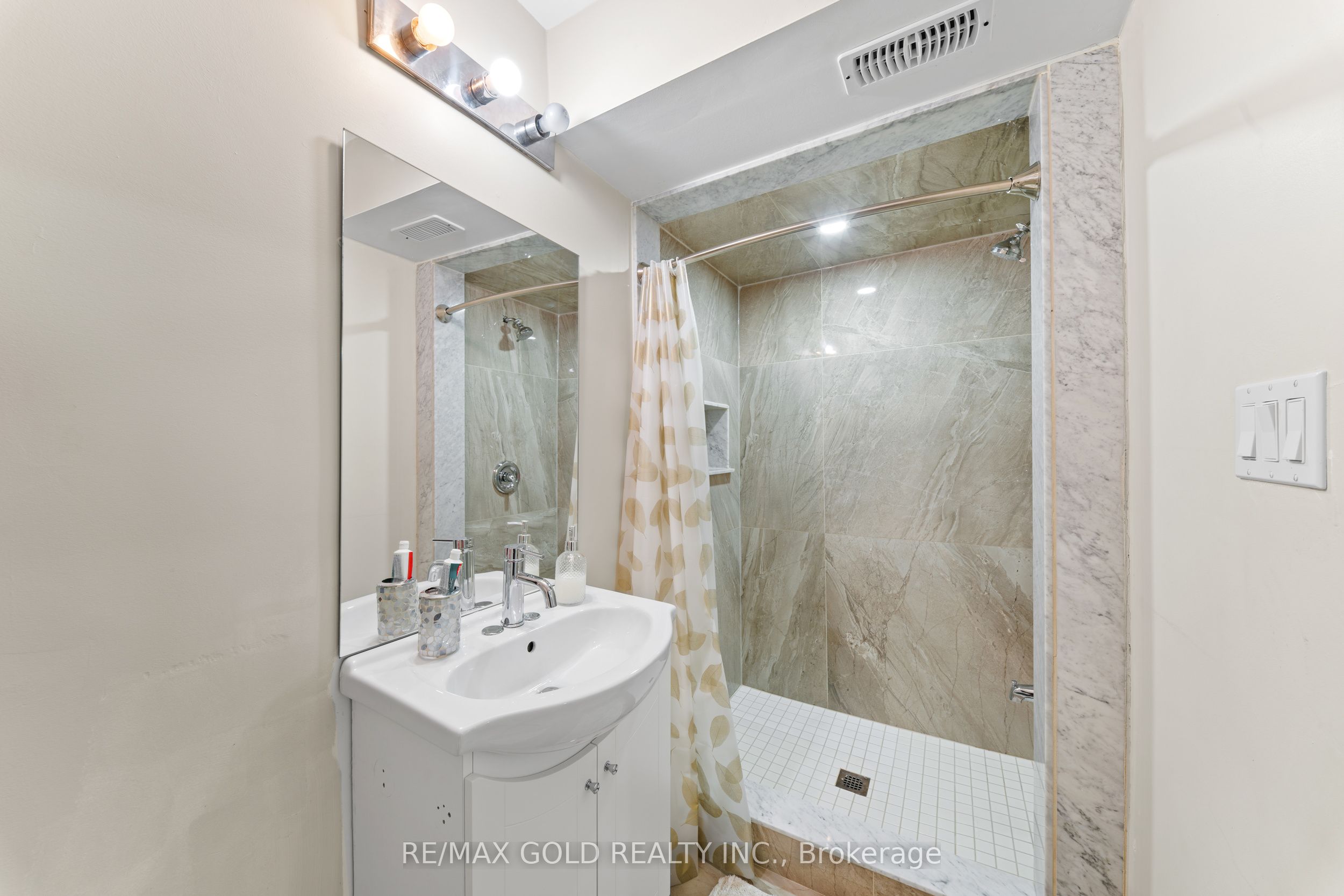 69 Todd Crescent Property Photo 45