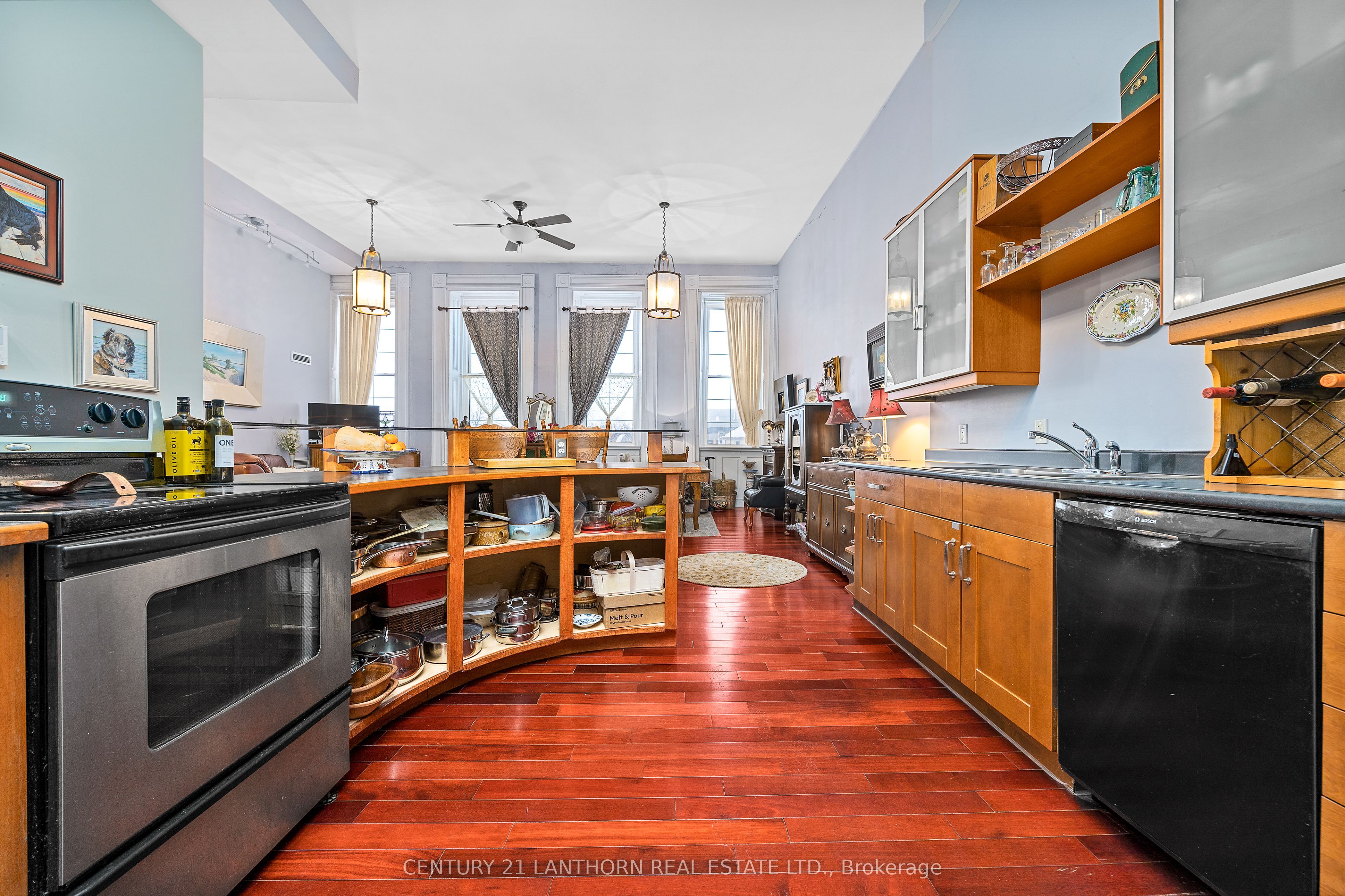 393 Front Street Property Photo 7