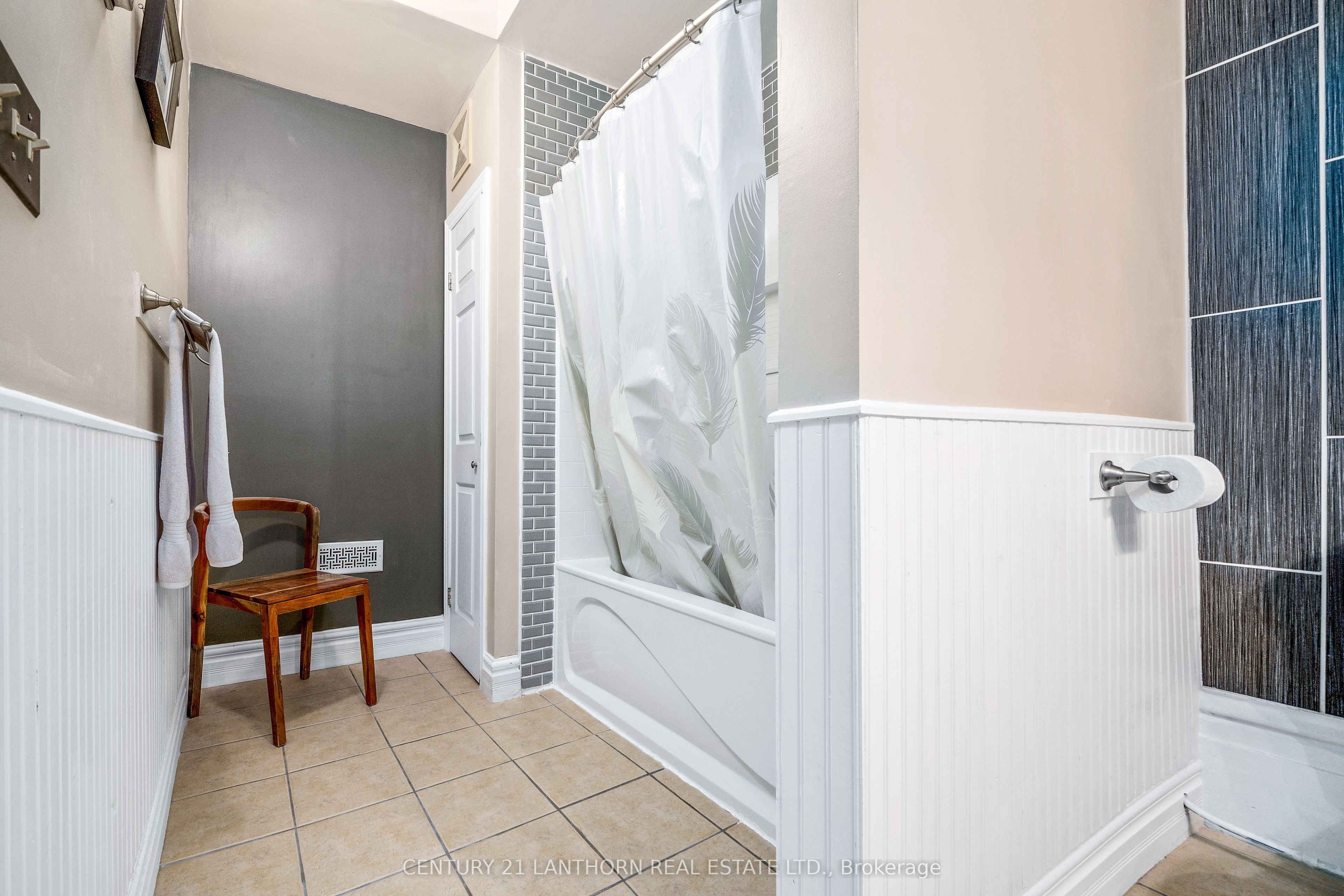 393 Front Street Property Photo 16