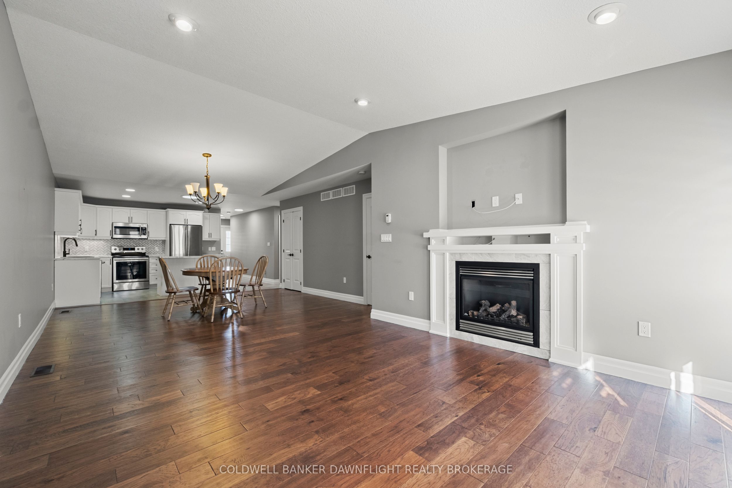 94 Redford Drive Property Photo 9