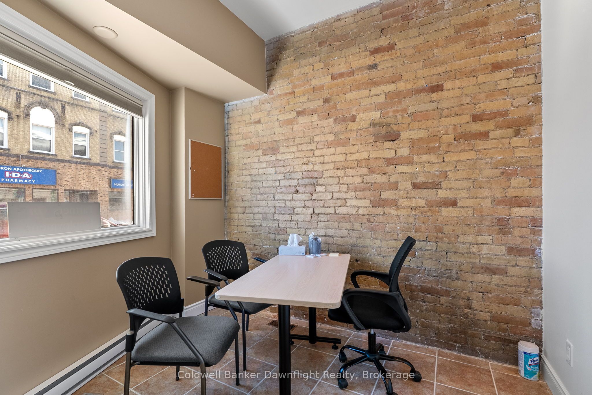 437 Main Street Property Photo 5
