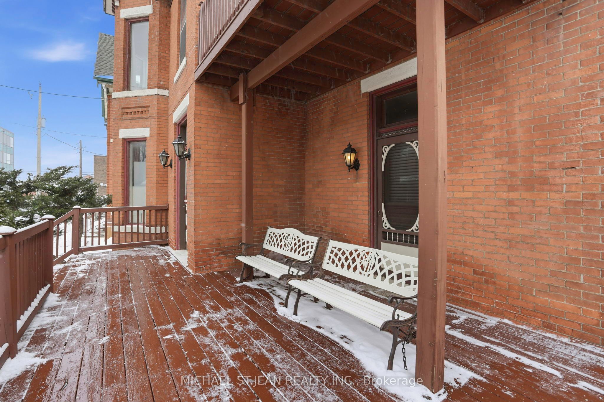 27 Ontario Avenue Property Photo 15